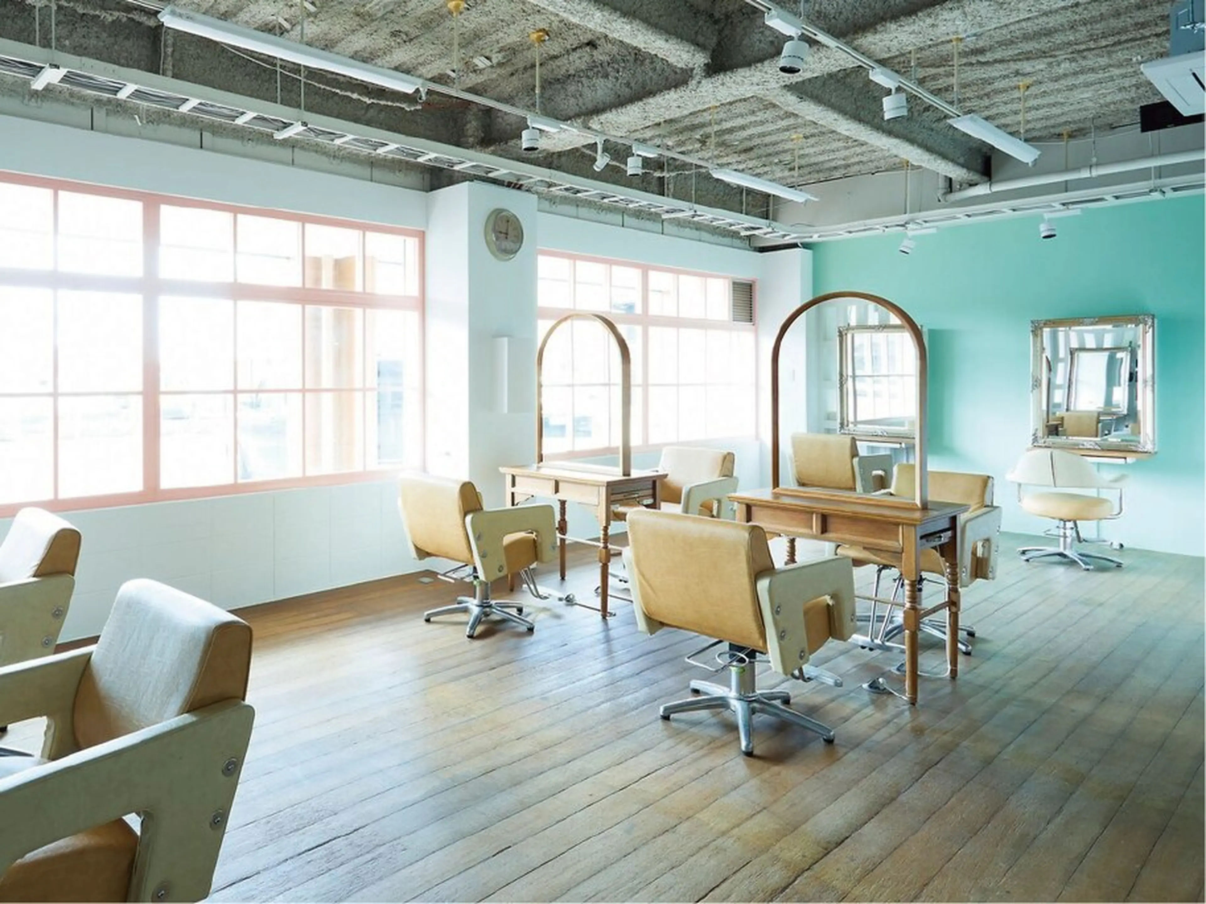 FIGARO minaの内観・外観1