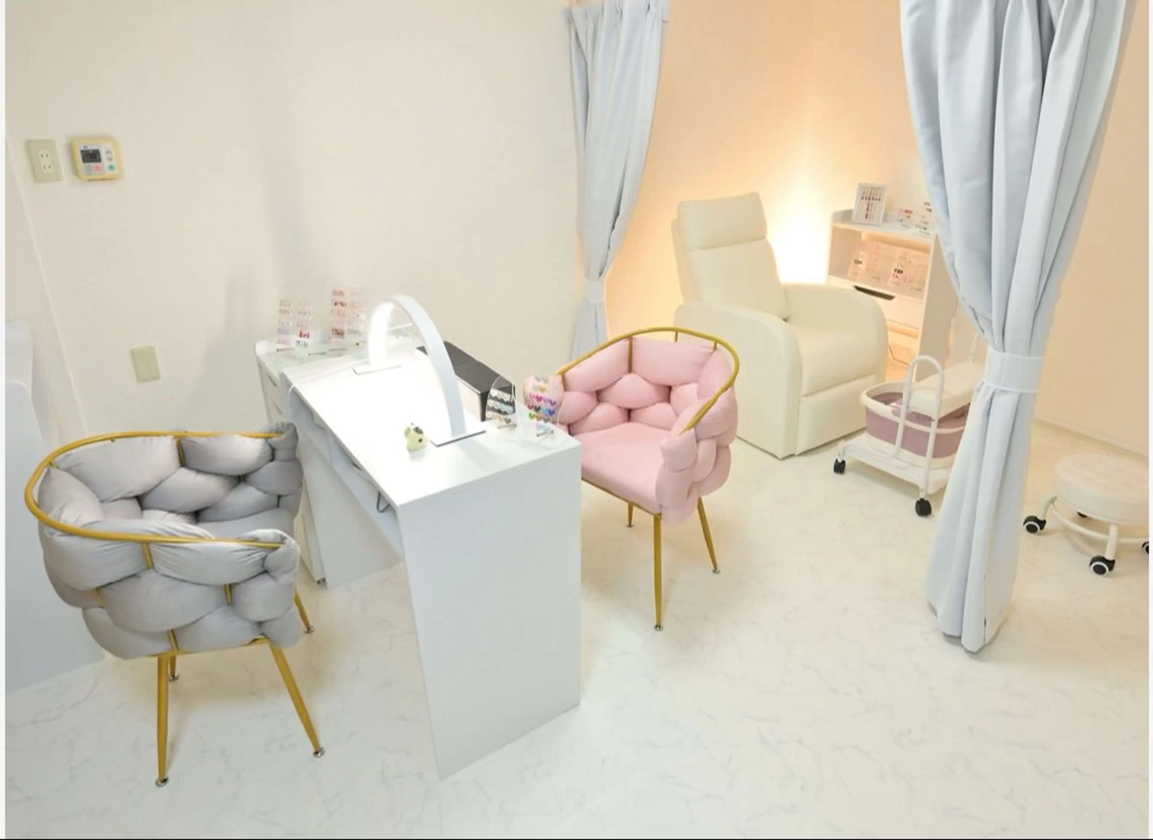 nailsalon Mii 四ツ橋店の内観・外観1