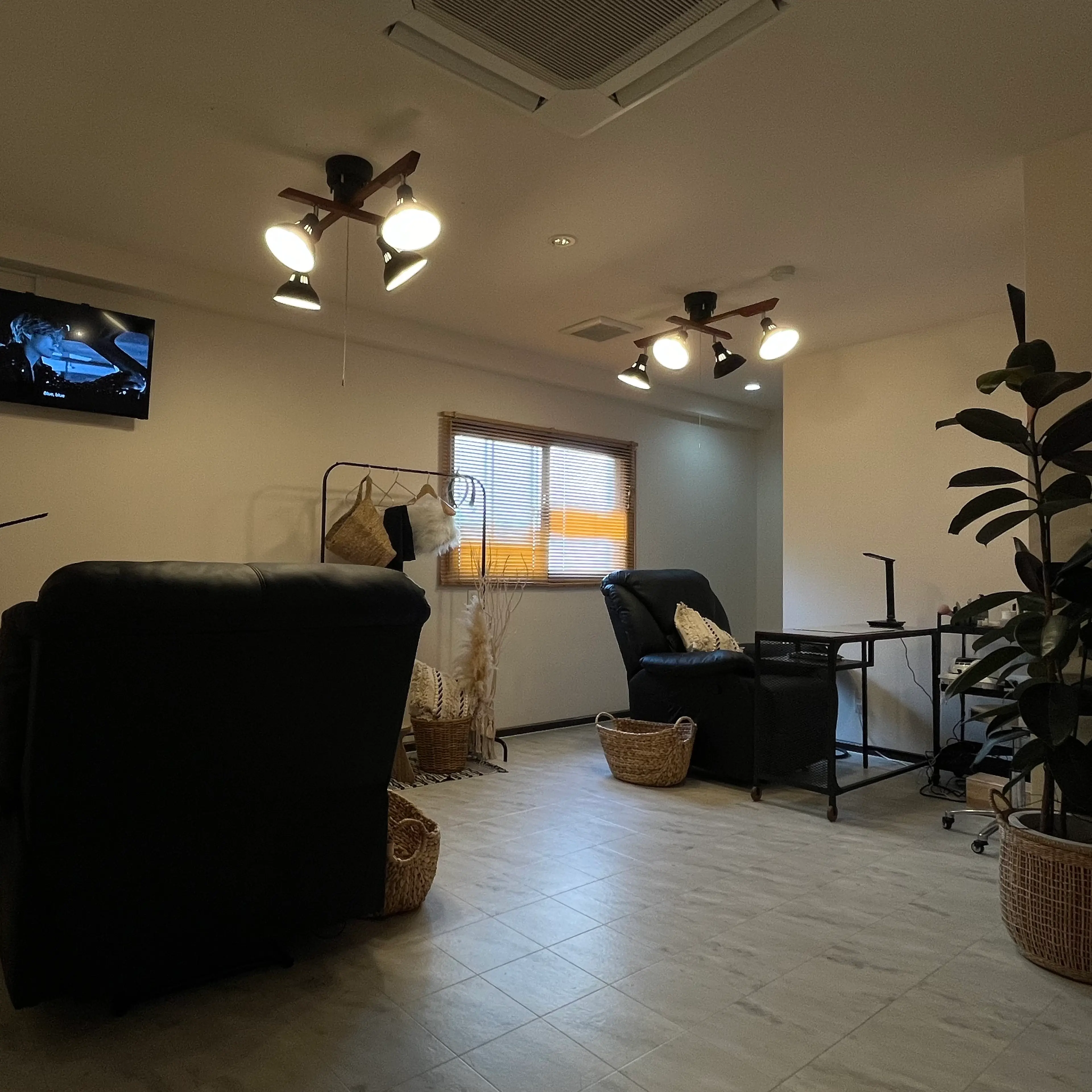 BINELの内観・外観1