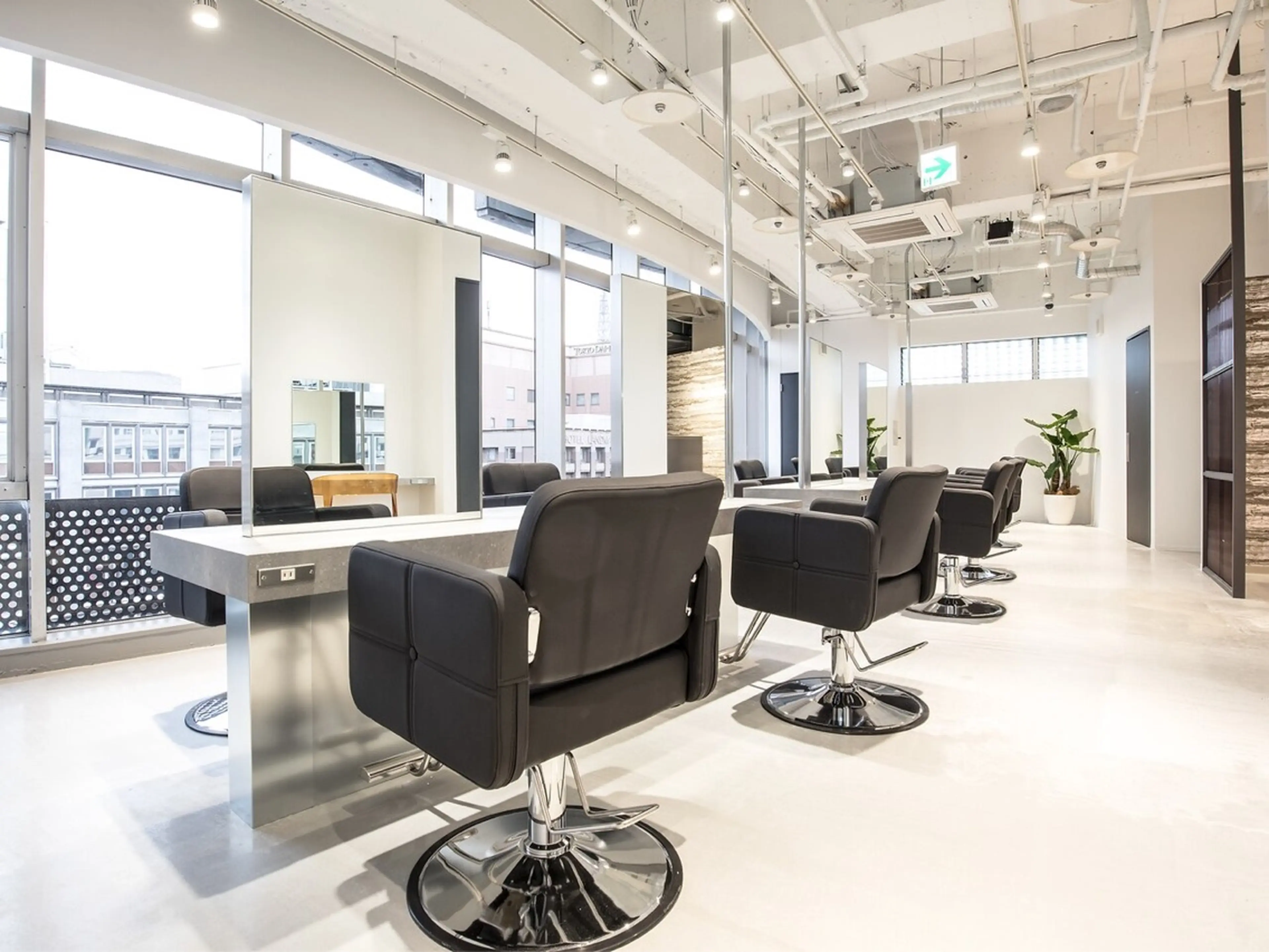 EIGHT sakae   栄店【エイト】の内観・外観3