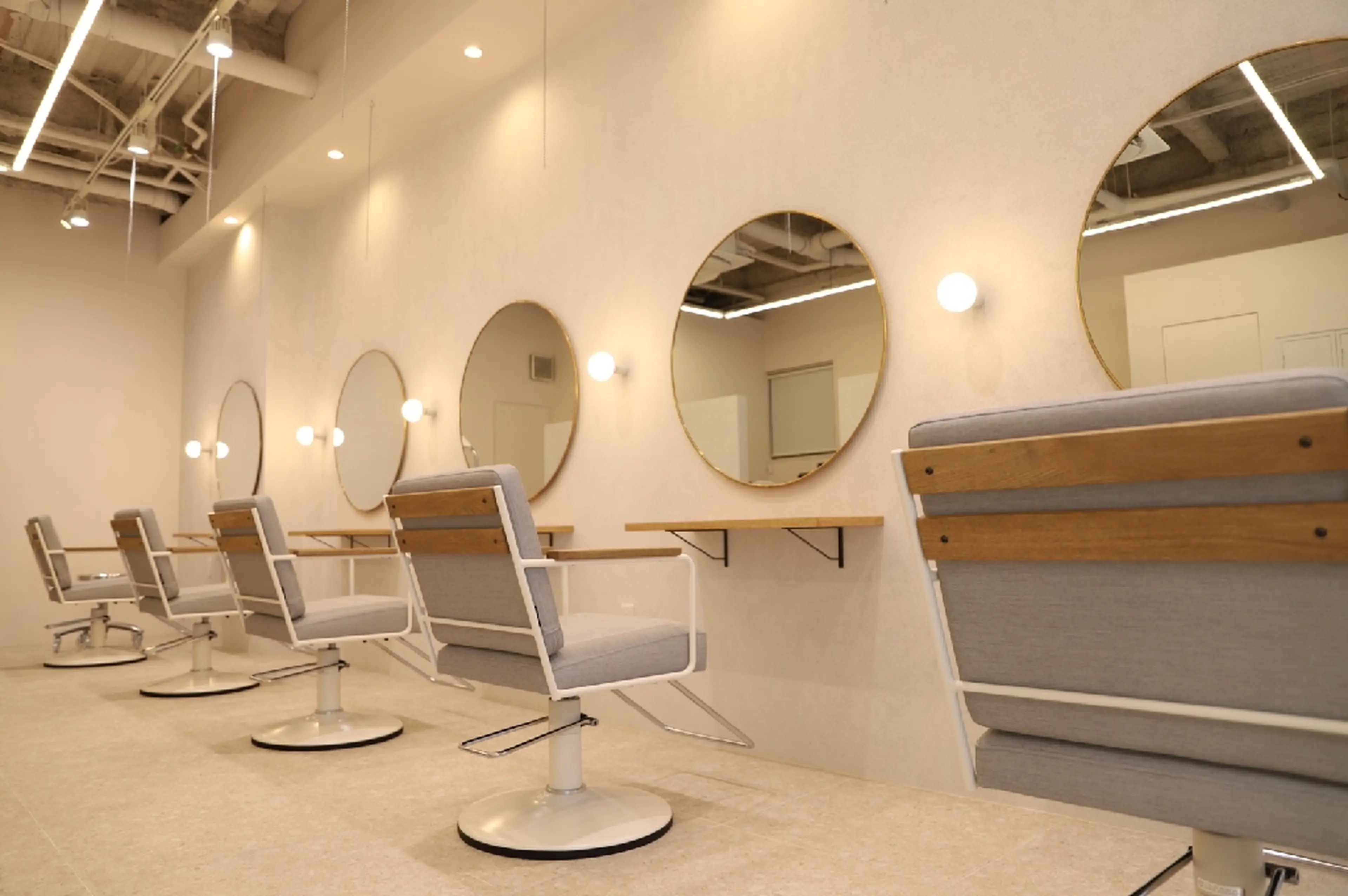 melt 京橋店の内観・外観2