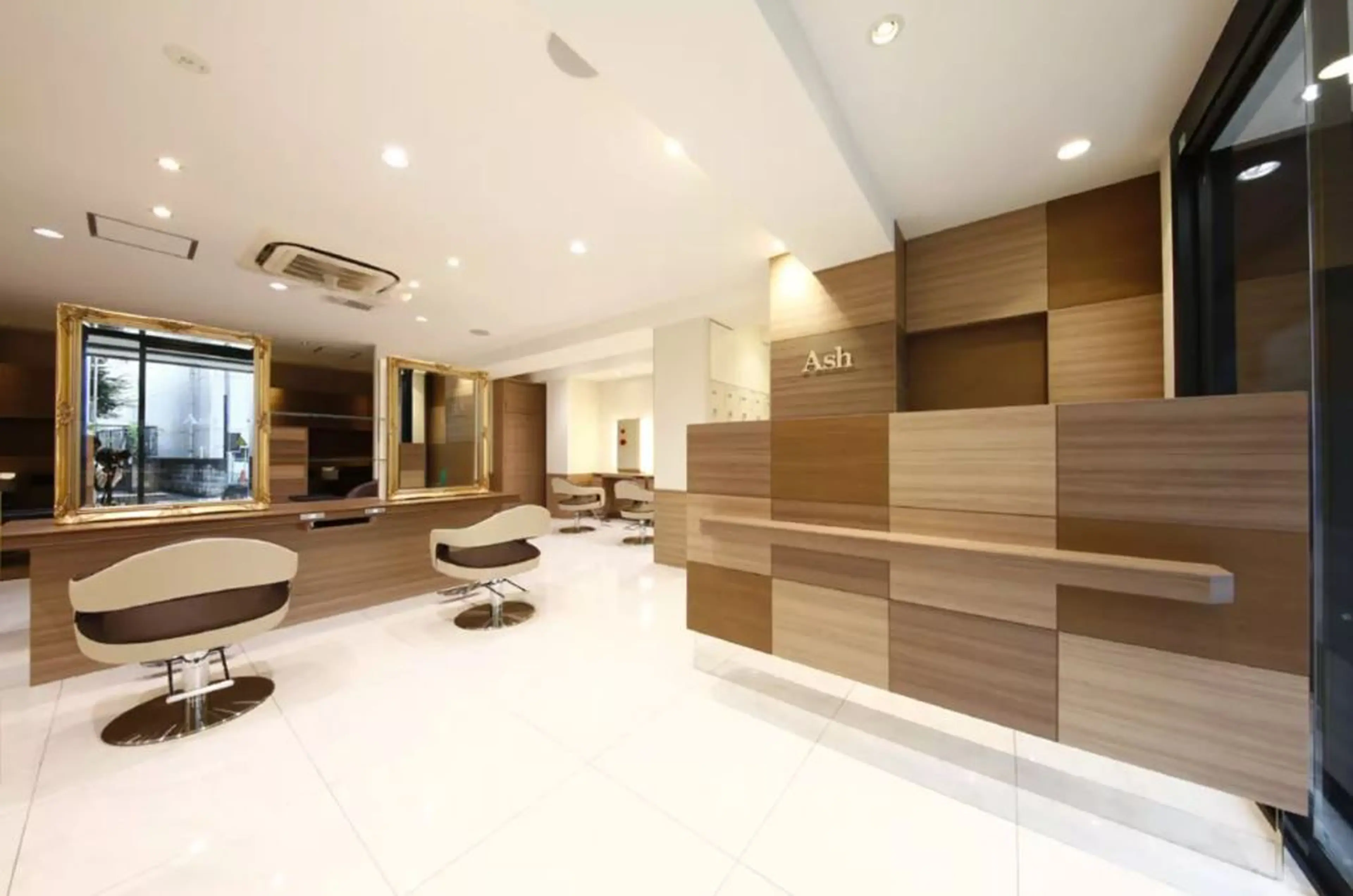 Ash 中山店の内観・外観1