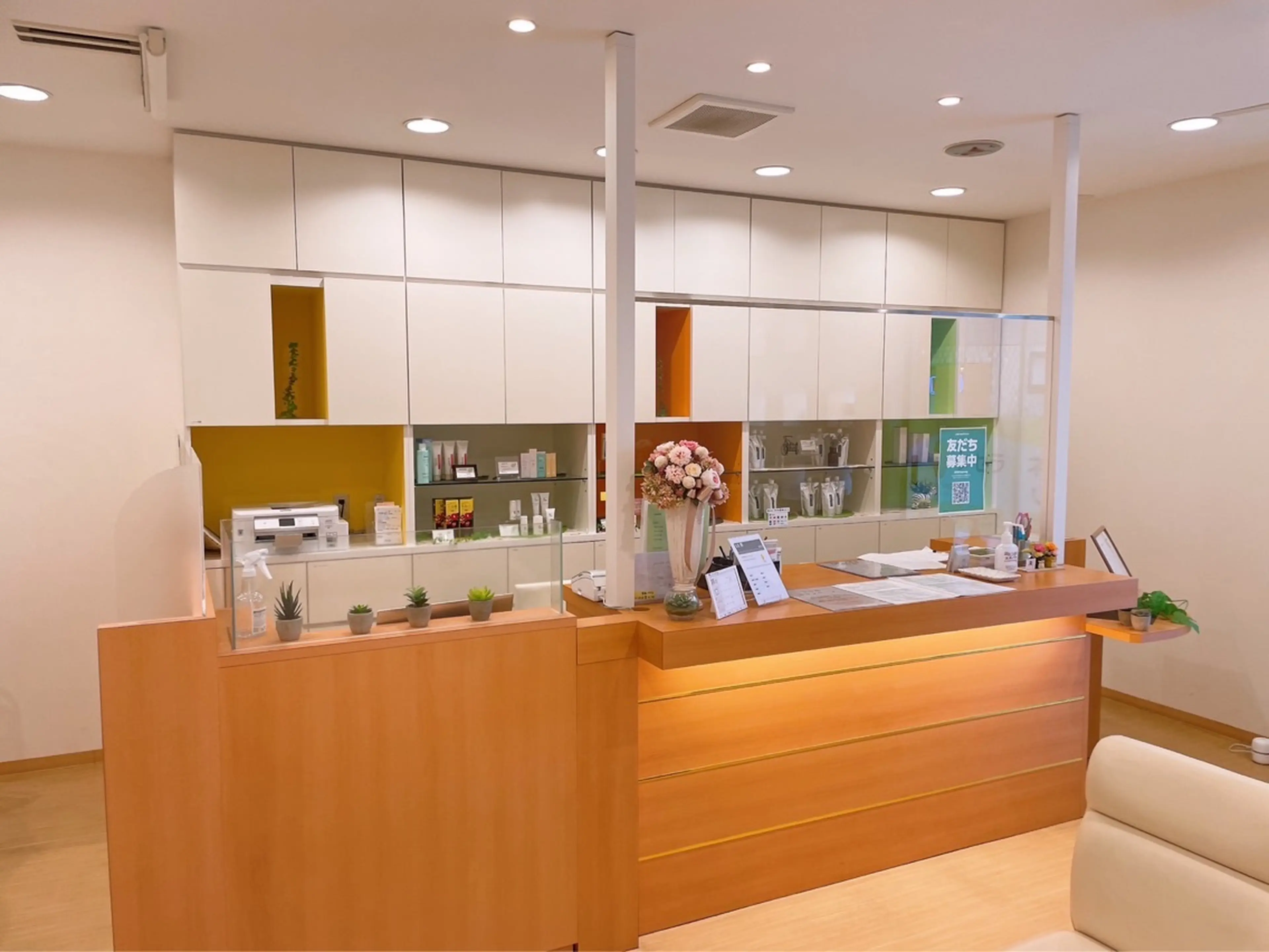 ケセラネイルケアの内観・外観1