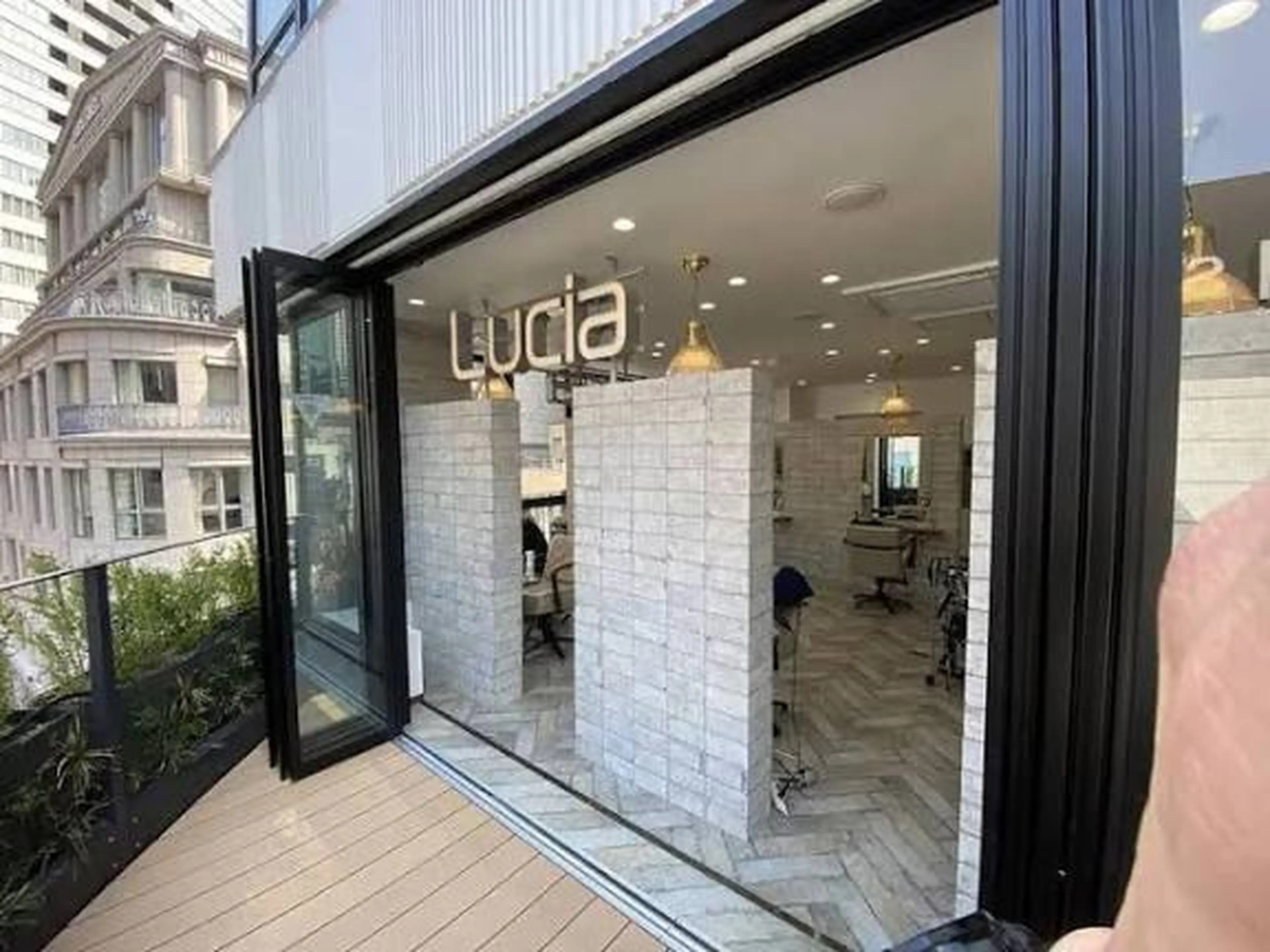 hair&make&eyelash GRAN Lucia 梅田茶屋町店の内観・外観3