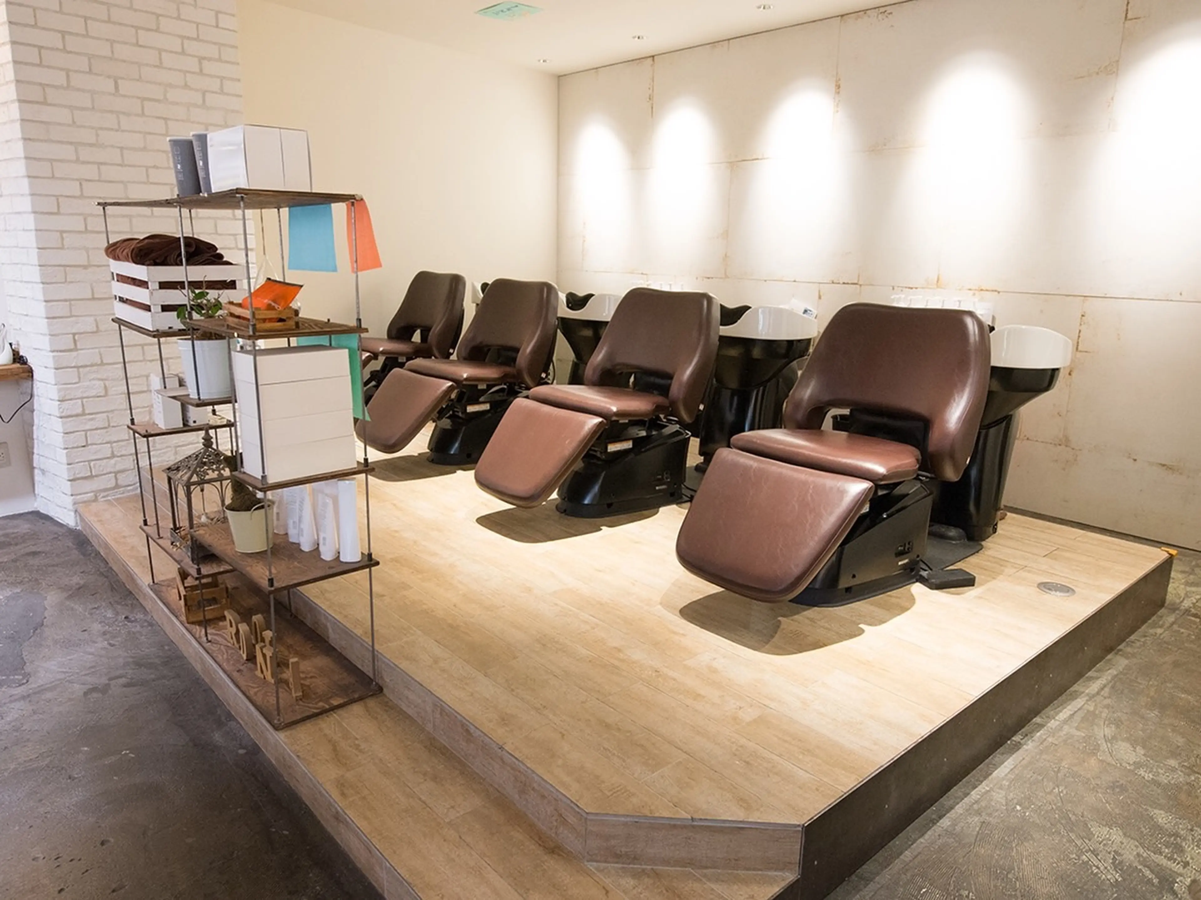 美容室rodinaの内観・外観3