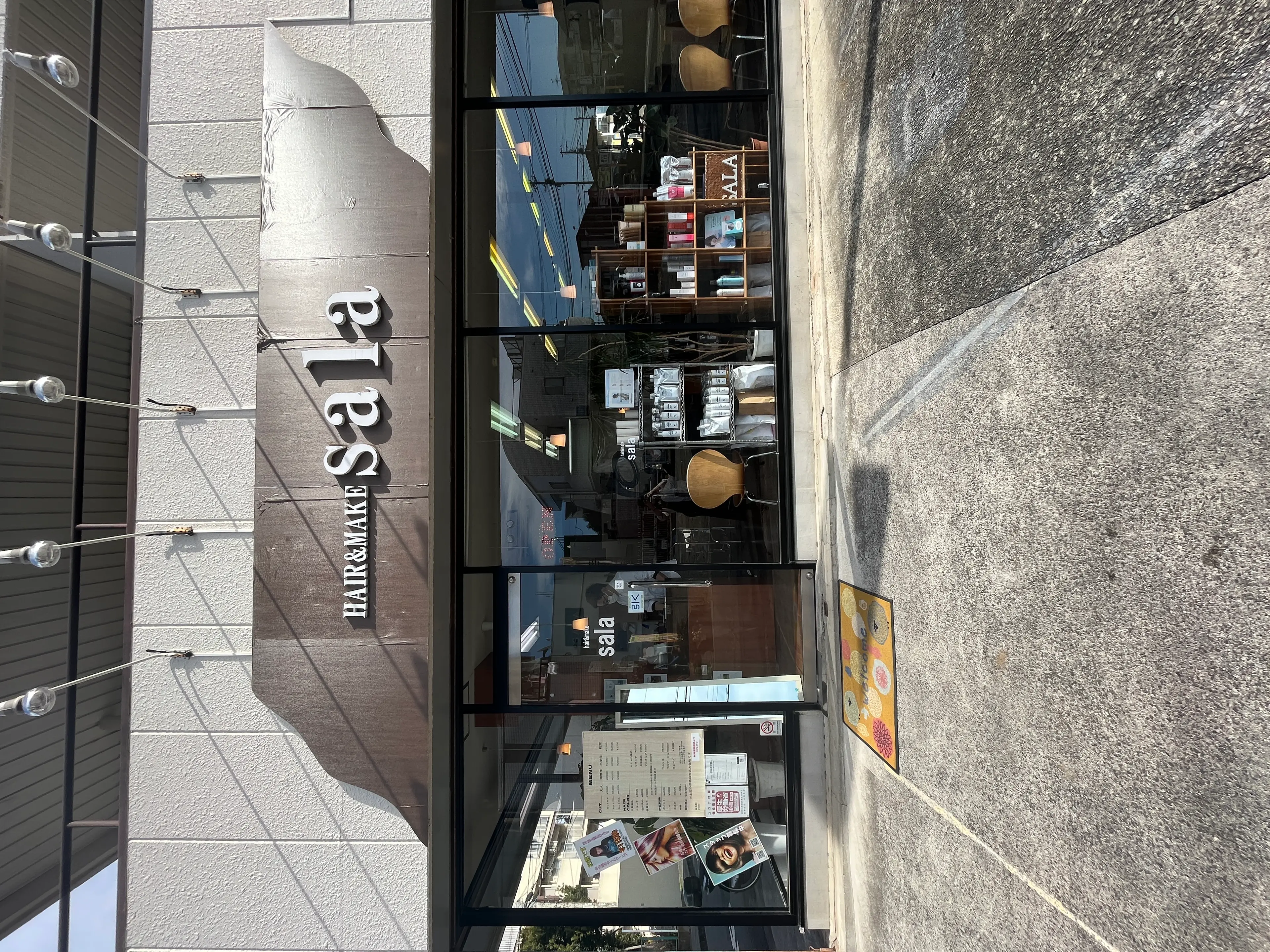 HAIR&MAKE salaの内観・外観1