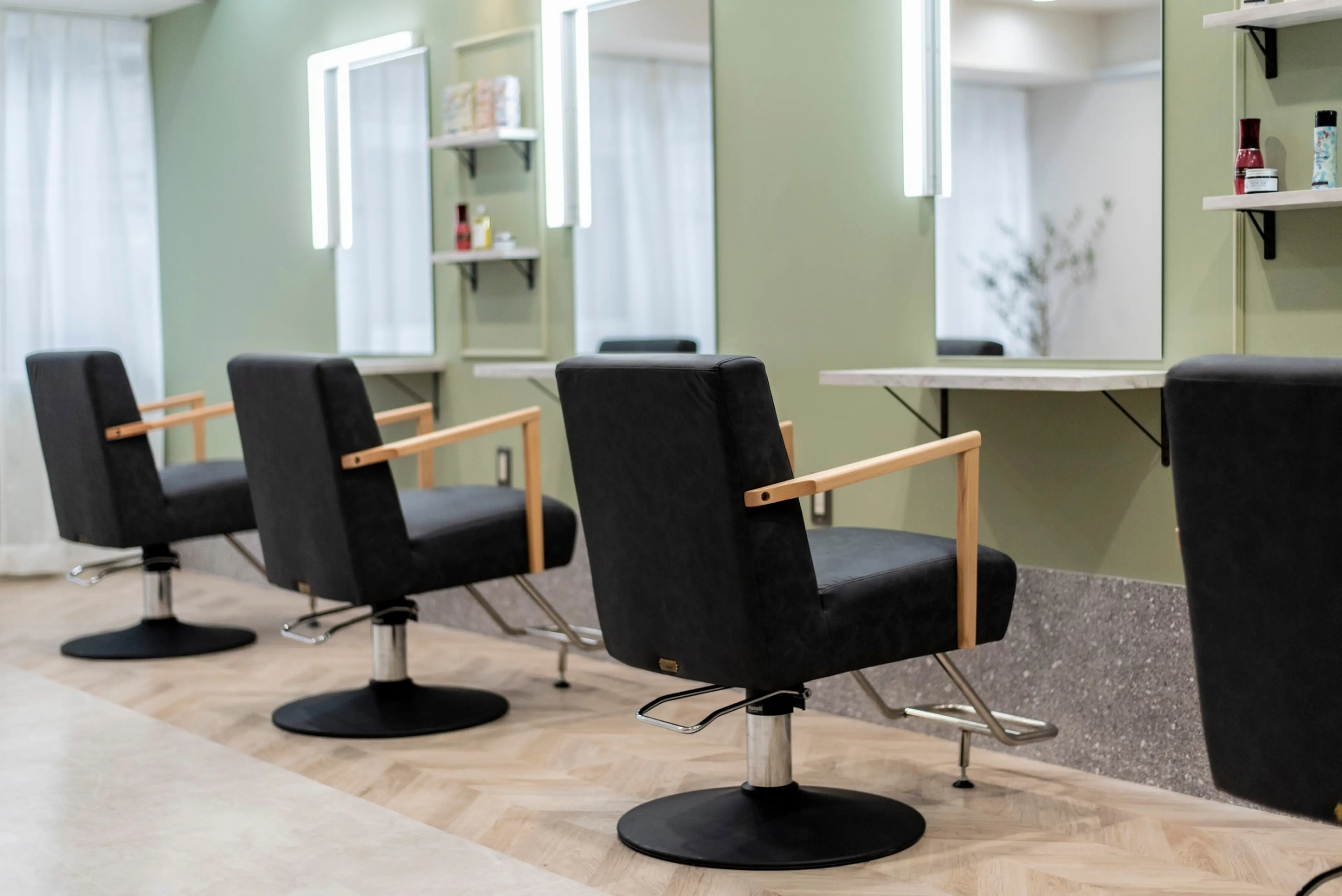 カラー専門店OAK hair 博多店の内観・外観1