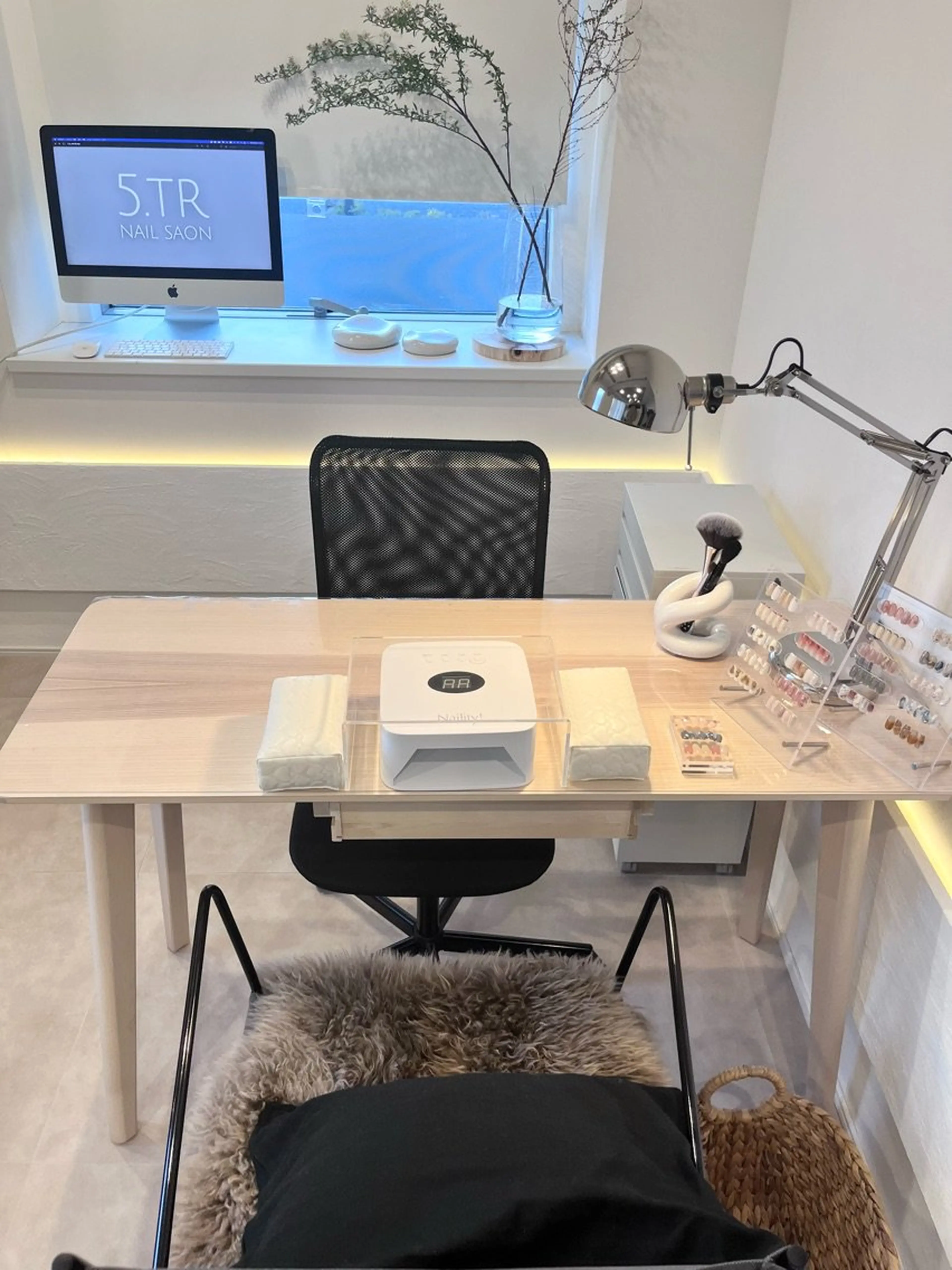 5.tr_nailの内観・外観2