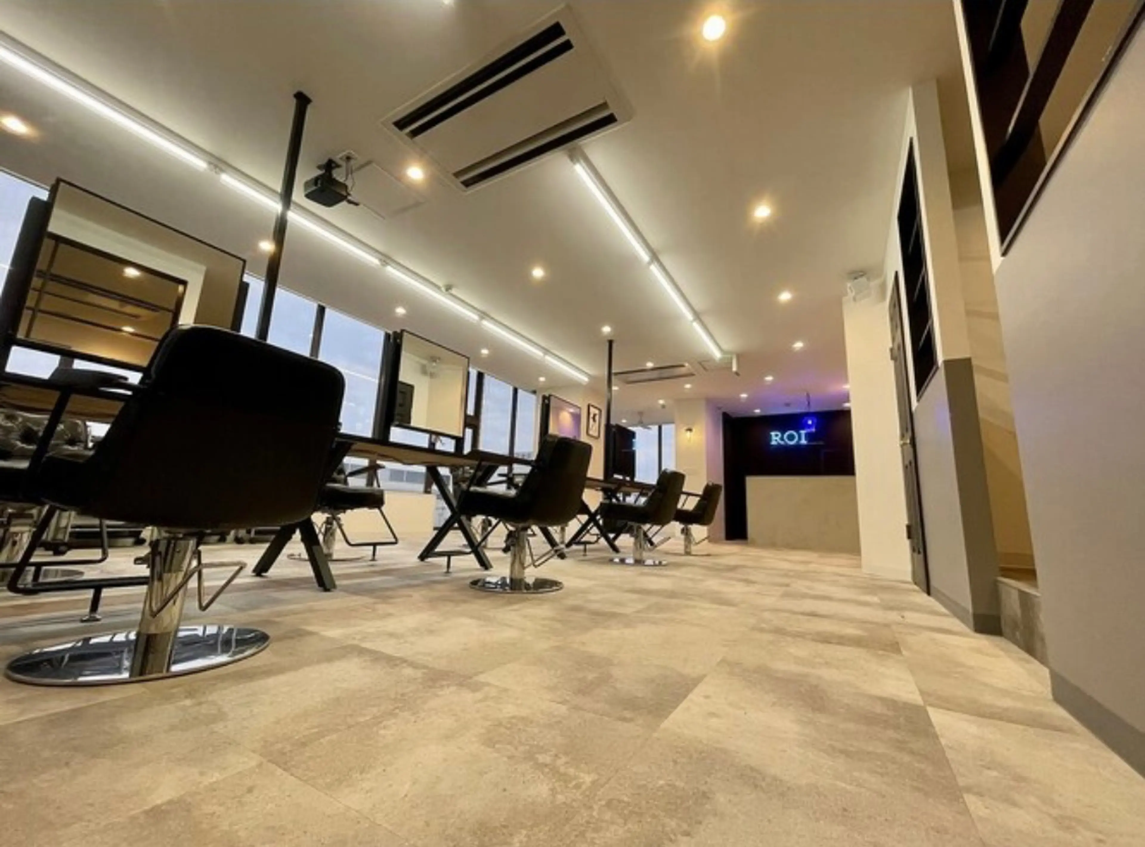 ROIの内観・外観1