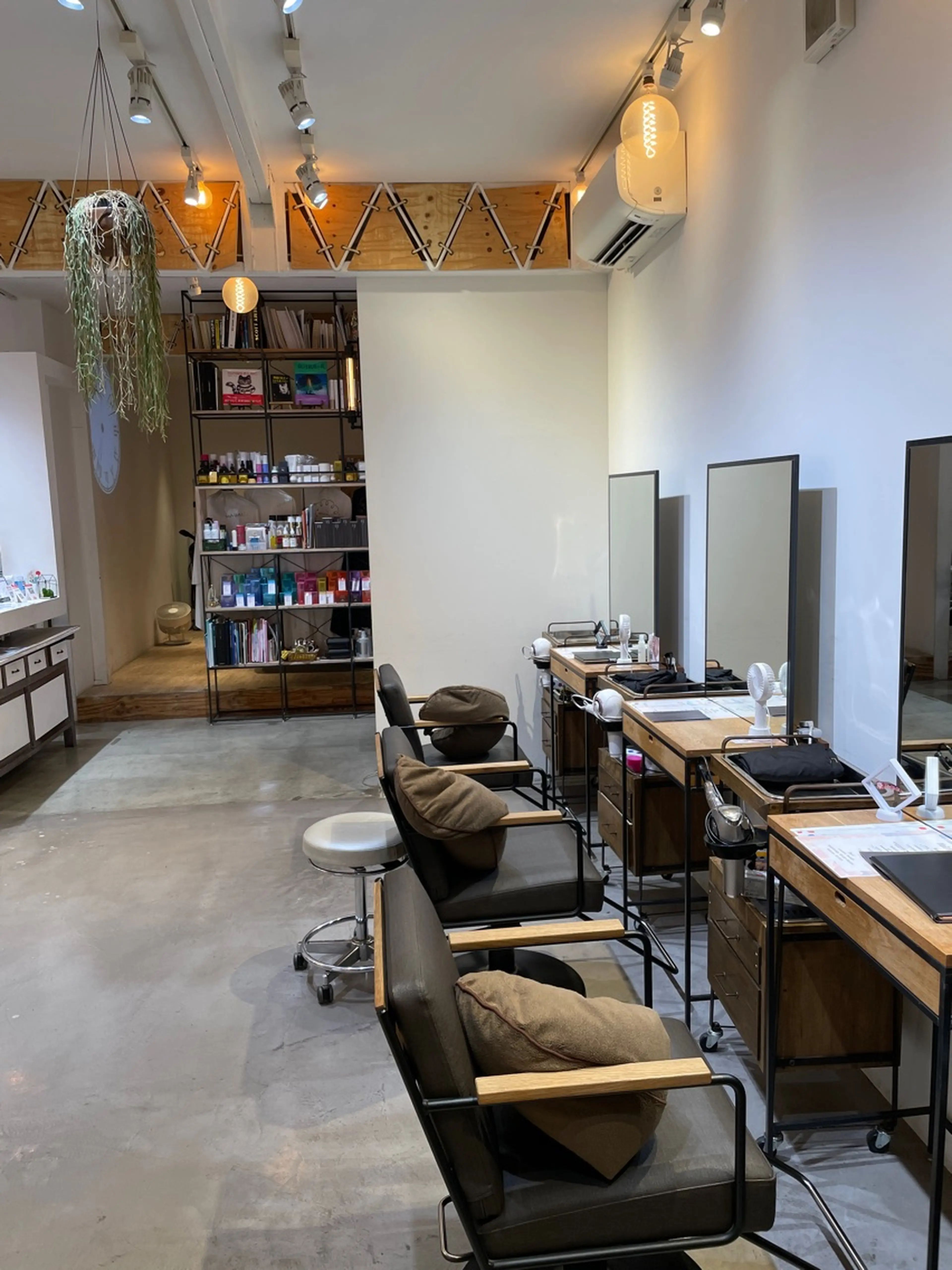 MAHALOの内観・外観1