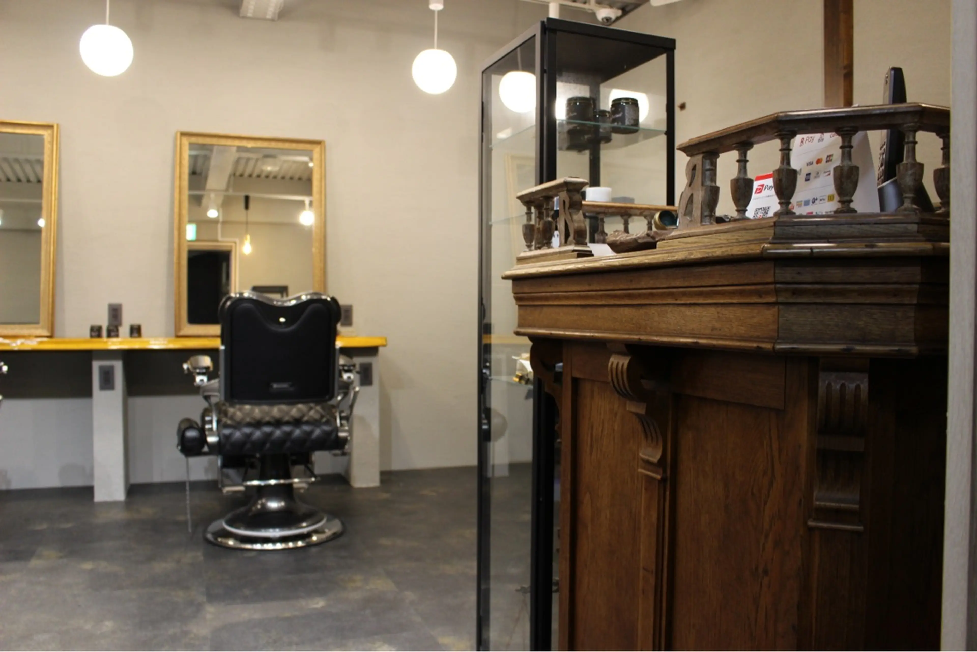 mid-Cの内観・外観1