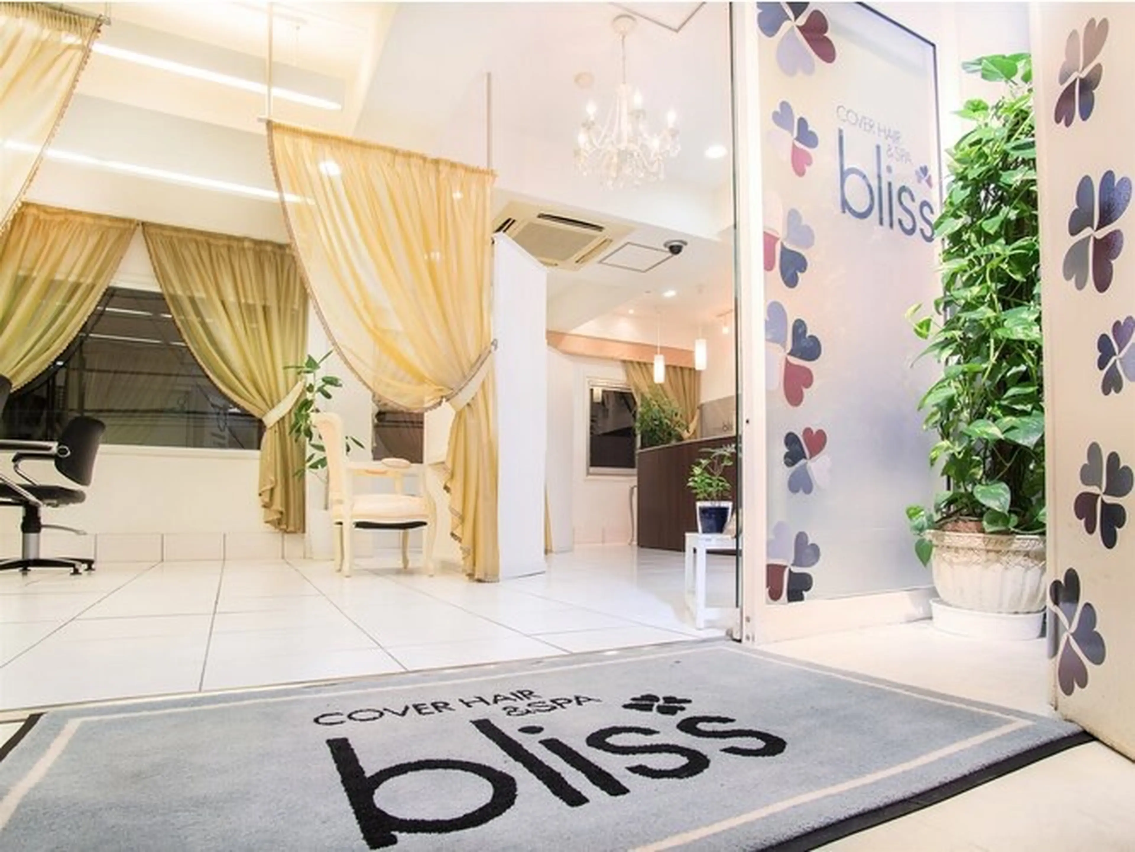 COVER HAIR & SPA bliss 浦和西口店の内観・外観3