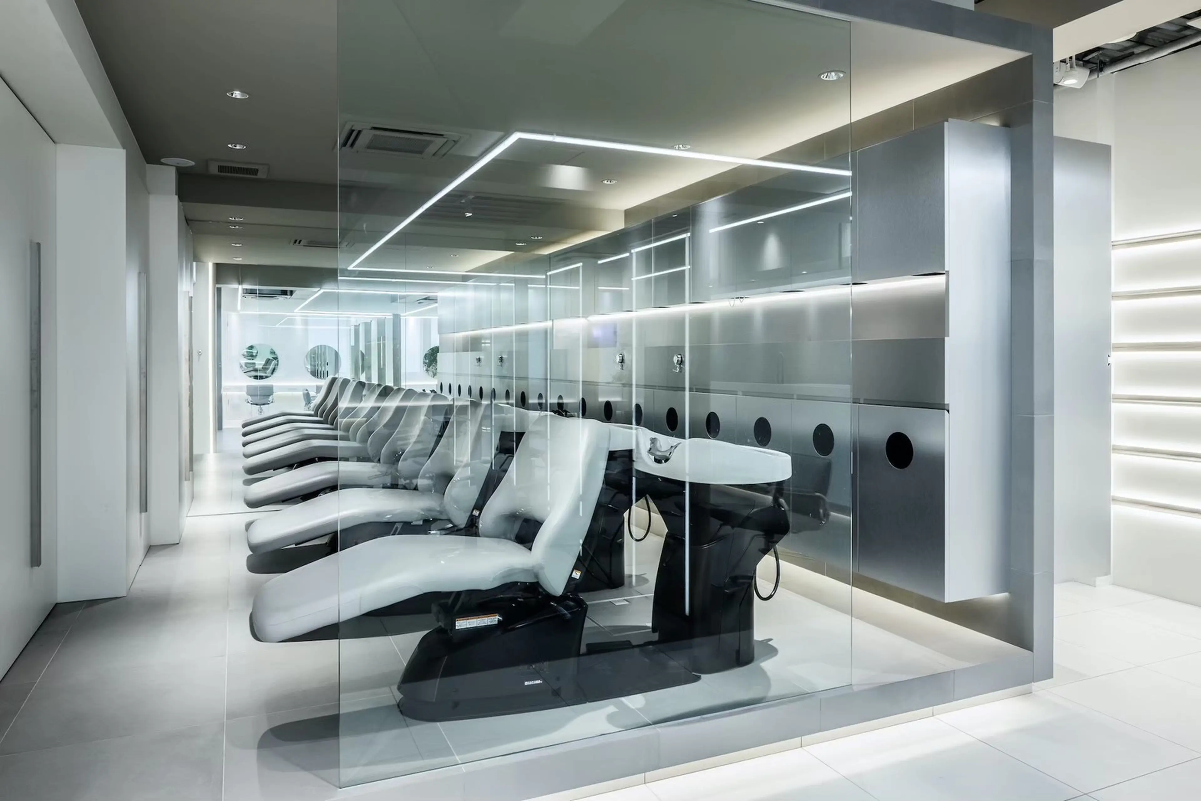 ar+  hair salon 新宿三丁目店の内観・外観2