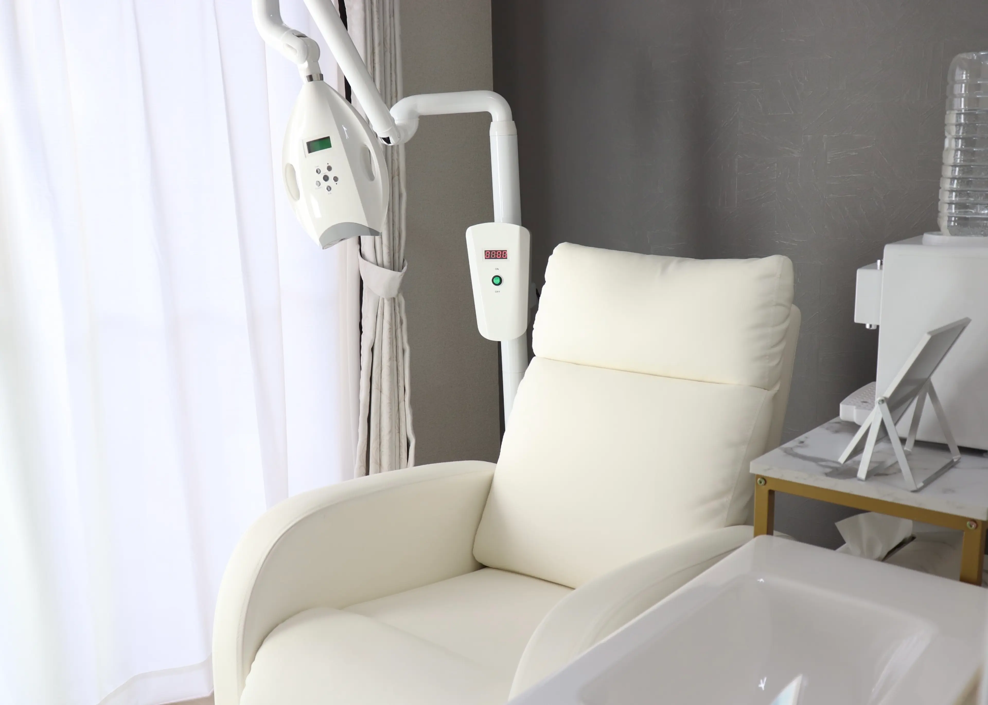 セルフホワイトニング専門店セルフホワイトニングサロンWHITE 福岡天神店の内観・外観2