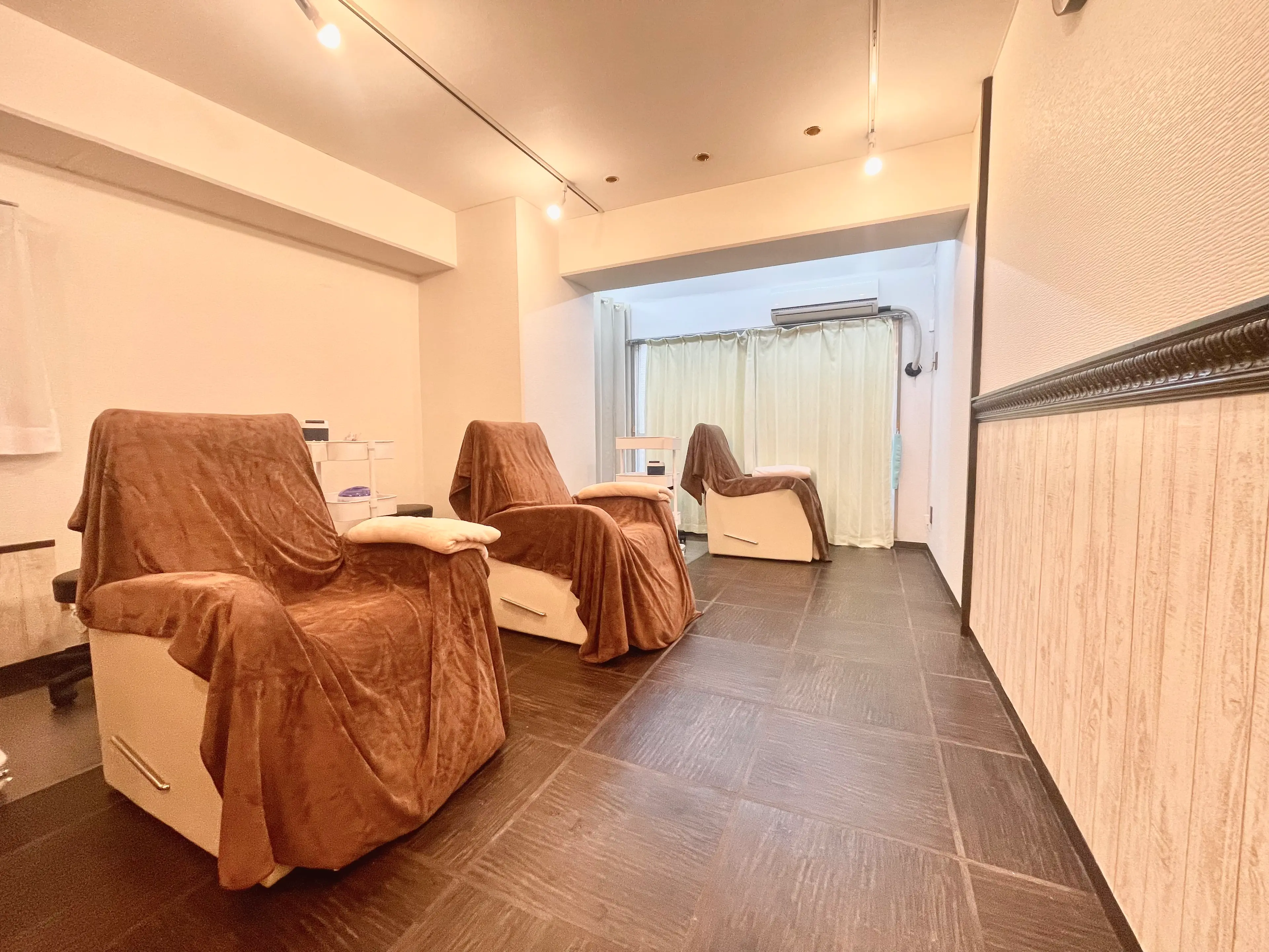 lanNe eyebrow&eyelash Studio 池袋西口店の内観・外観1