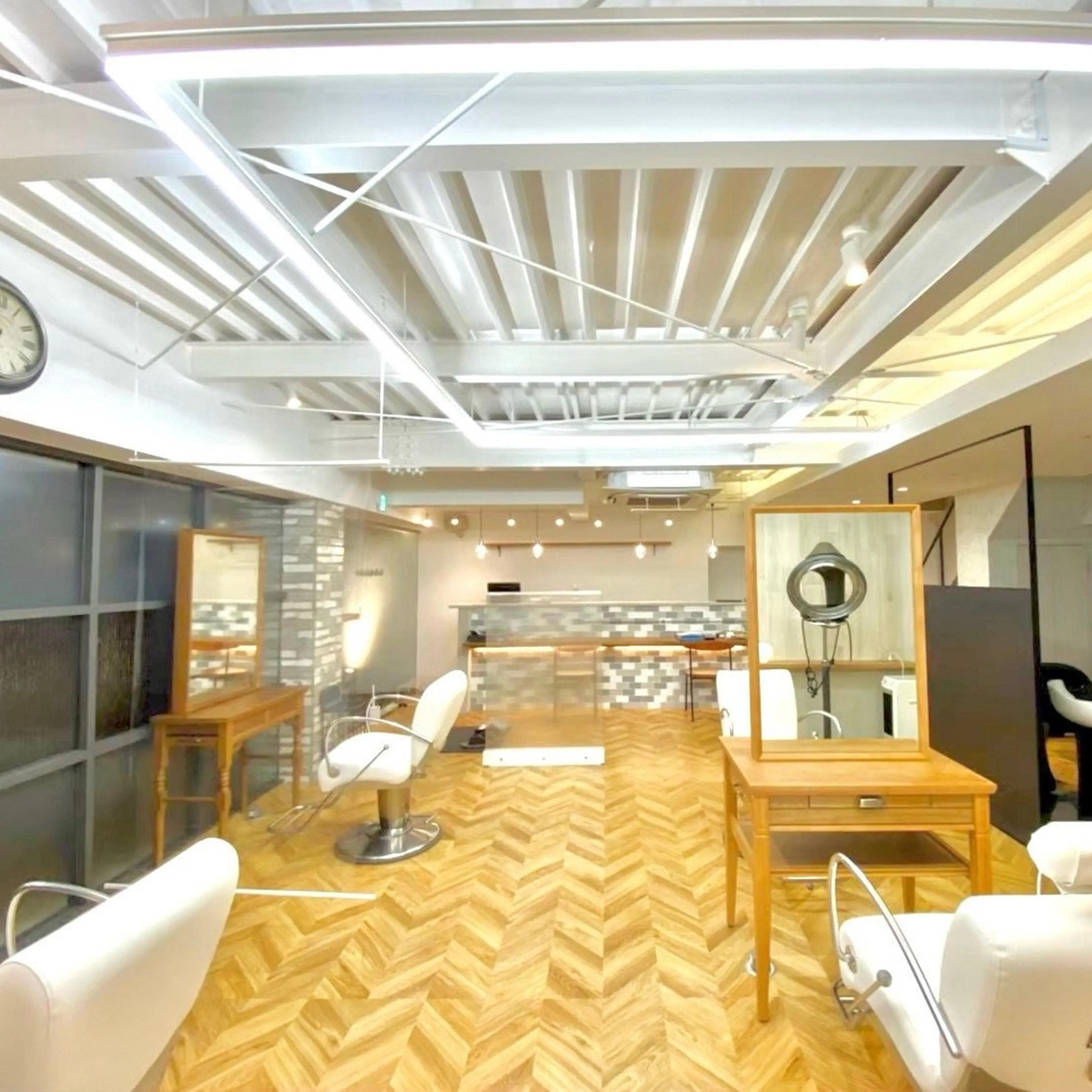 resort for hair嵯峨店の内観・外観2