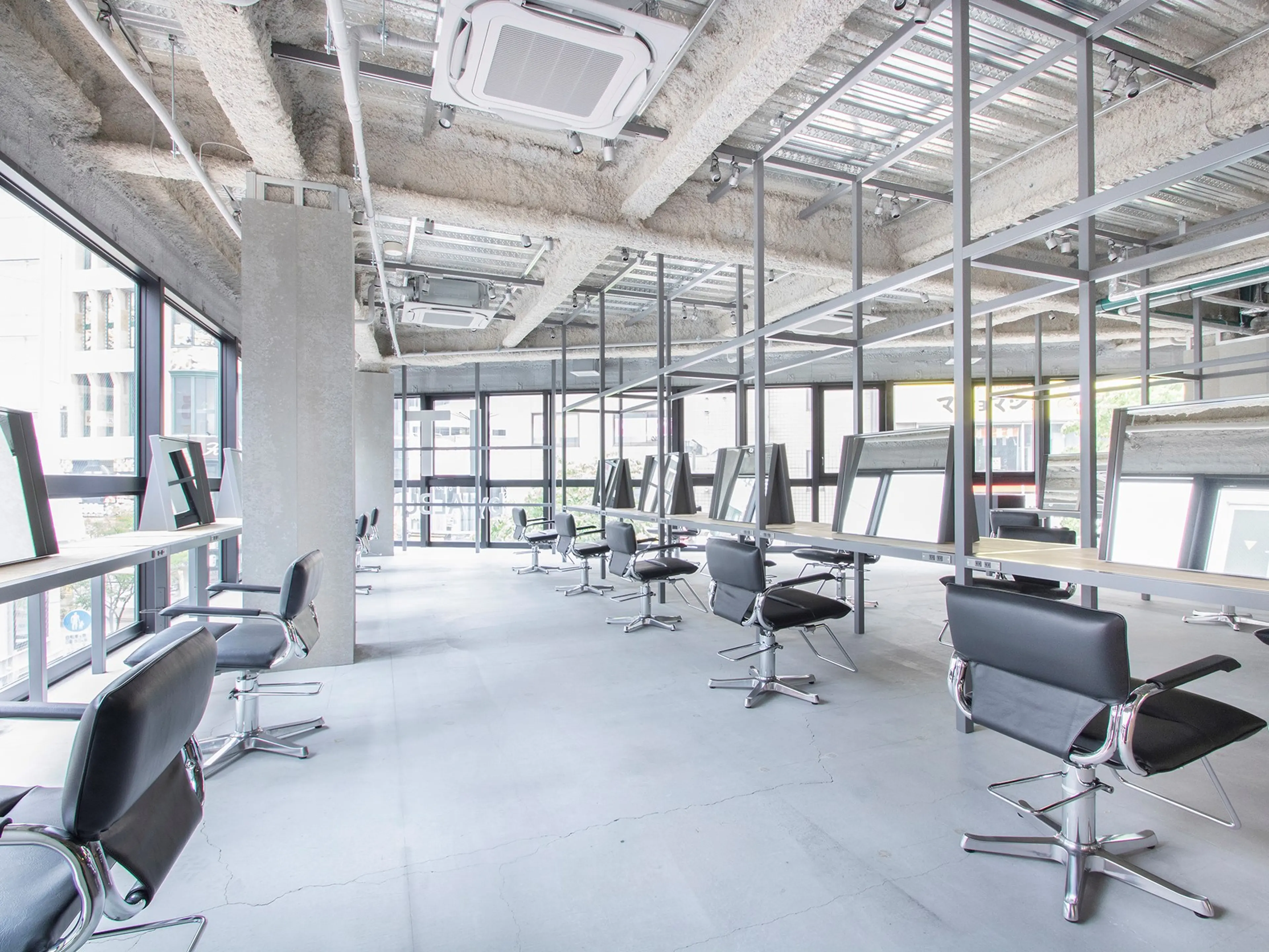 ITbyALBUM八王子店の内観・外観1