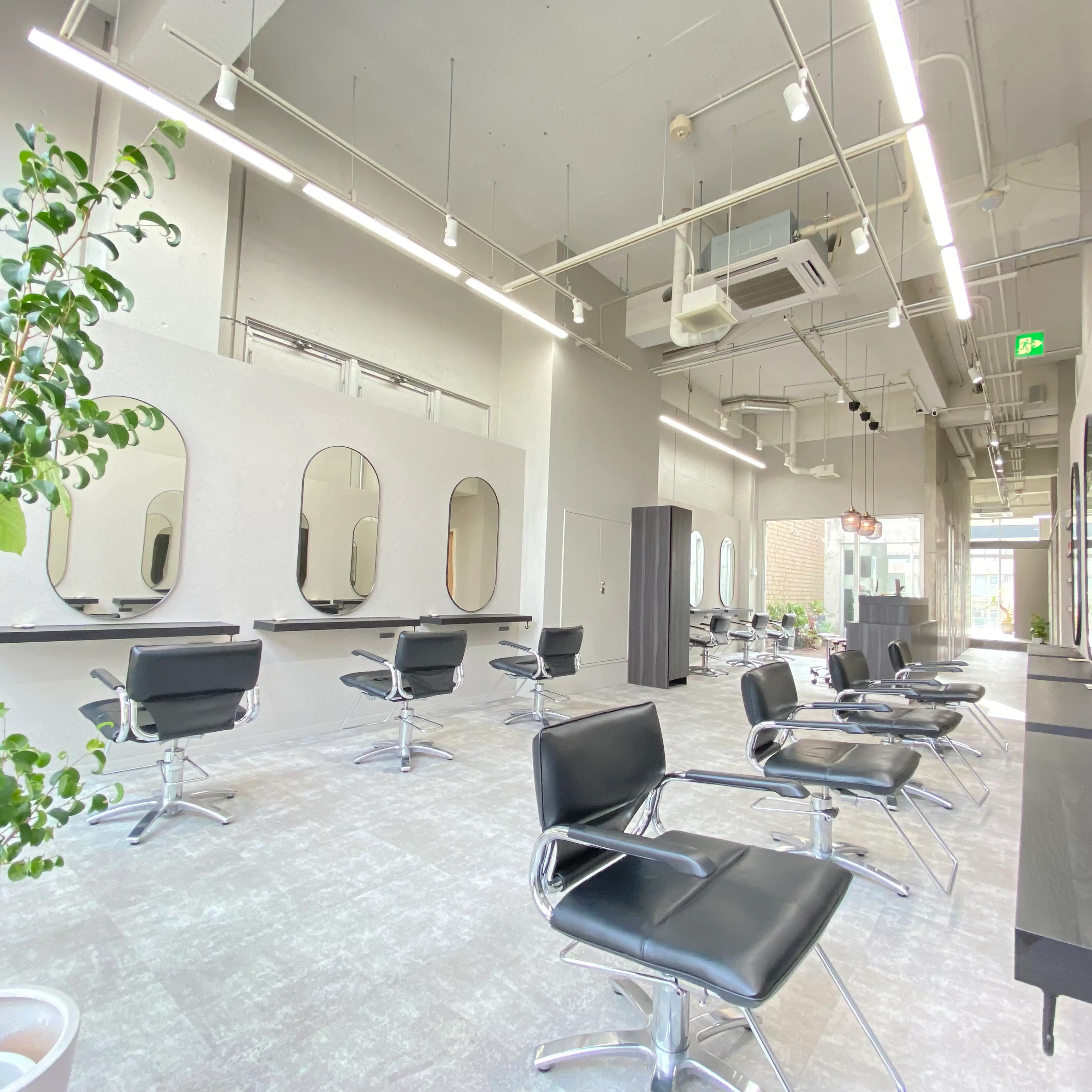 SEEK HAIR DESIGNの内観・外観1