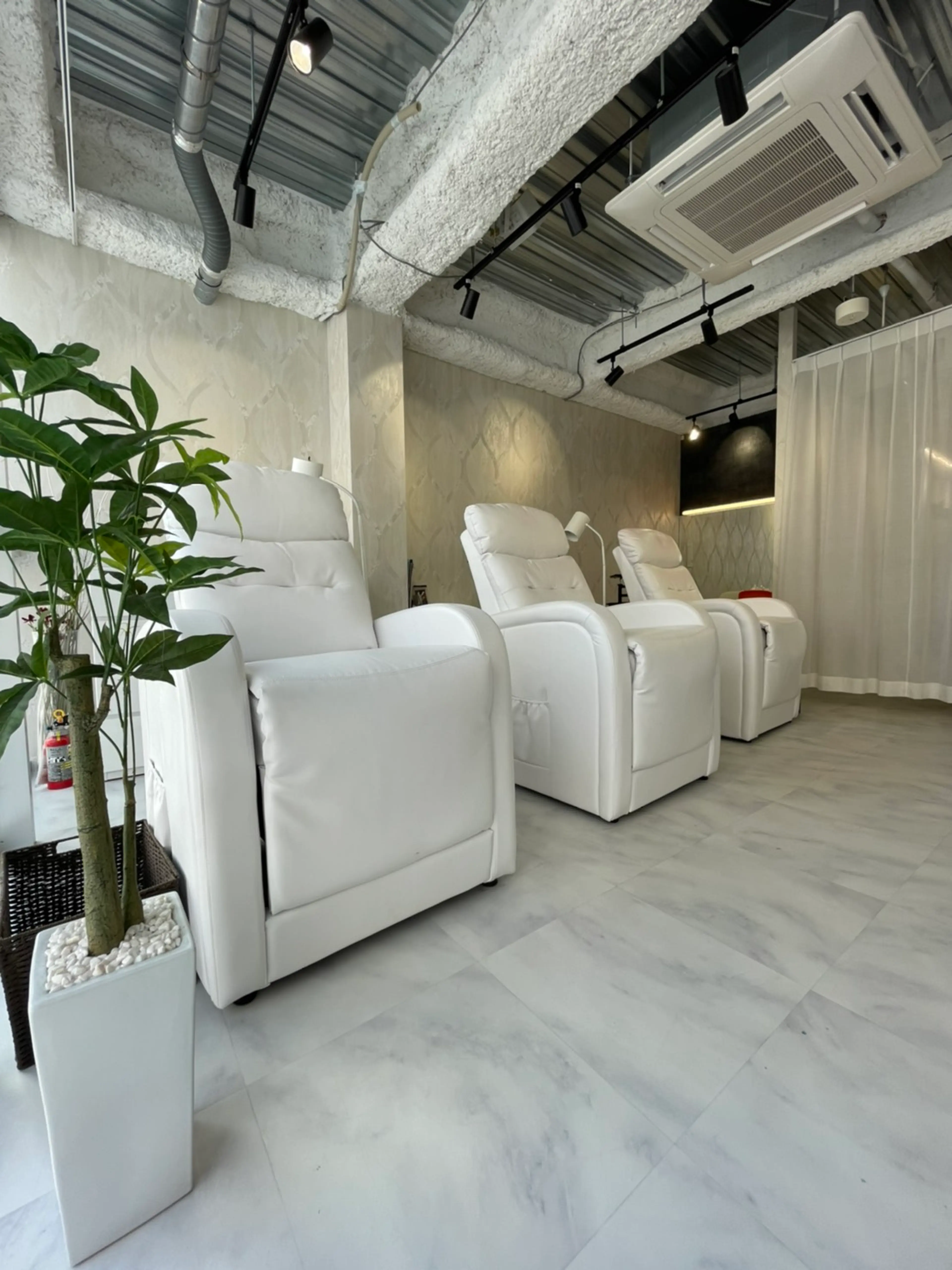 ネイルキュートの内観・外観2