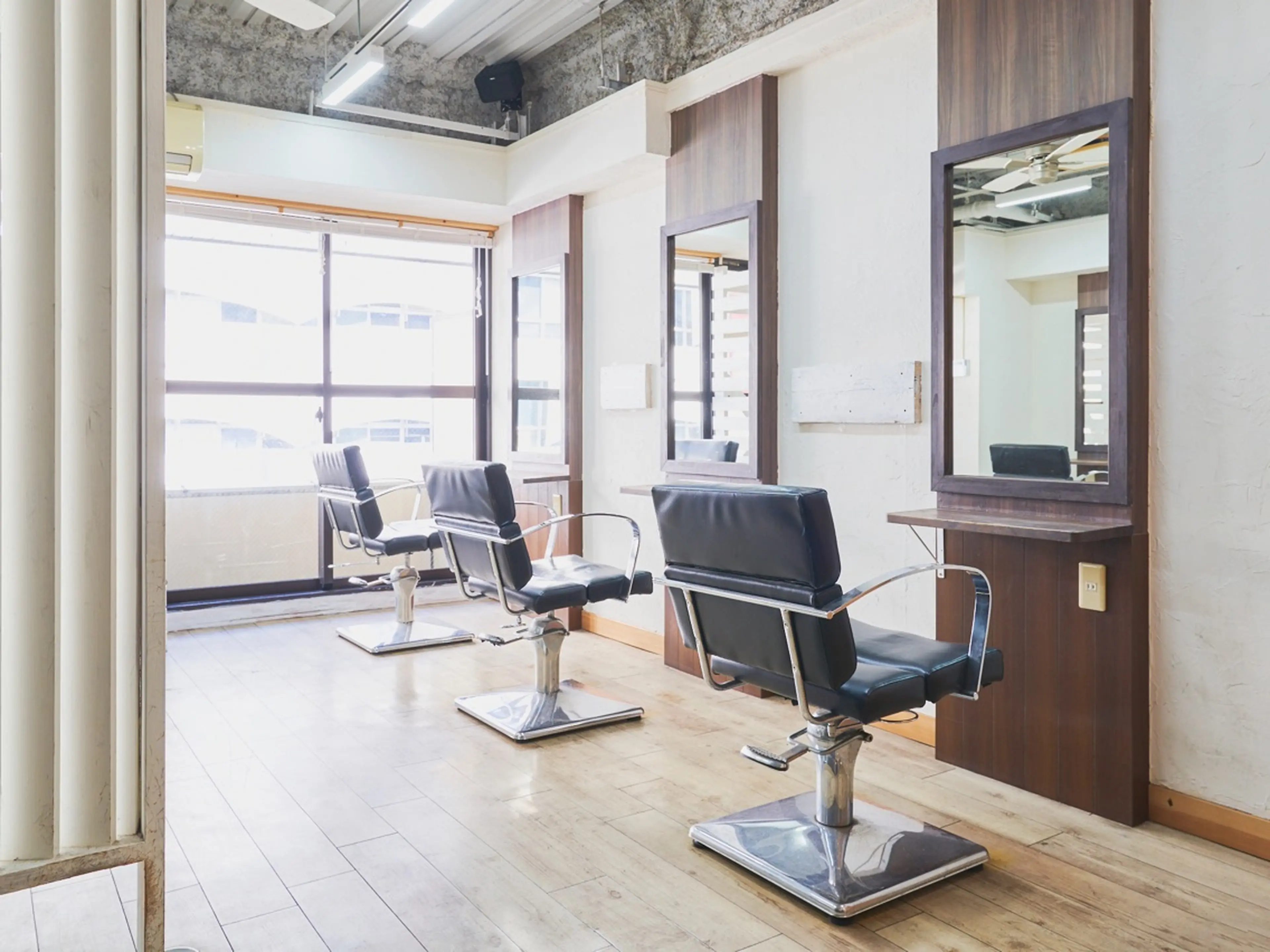 メンズサロン IVY 池袋東口駅前店【アイヴィー】の内観・外観2