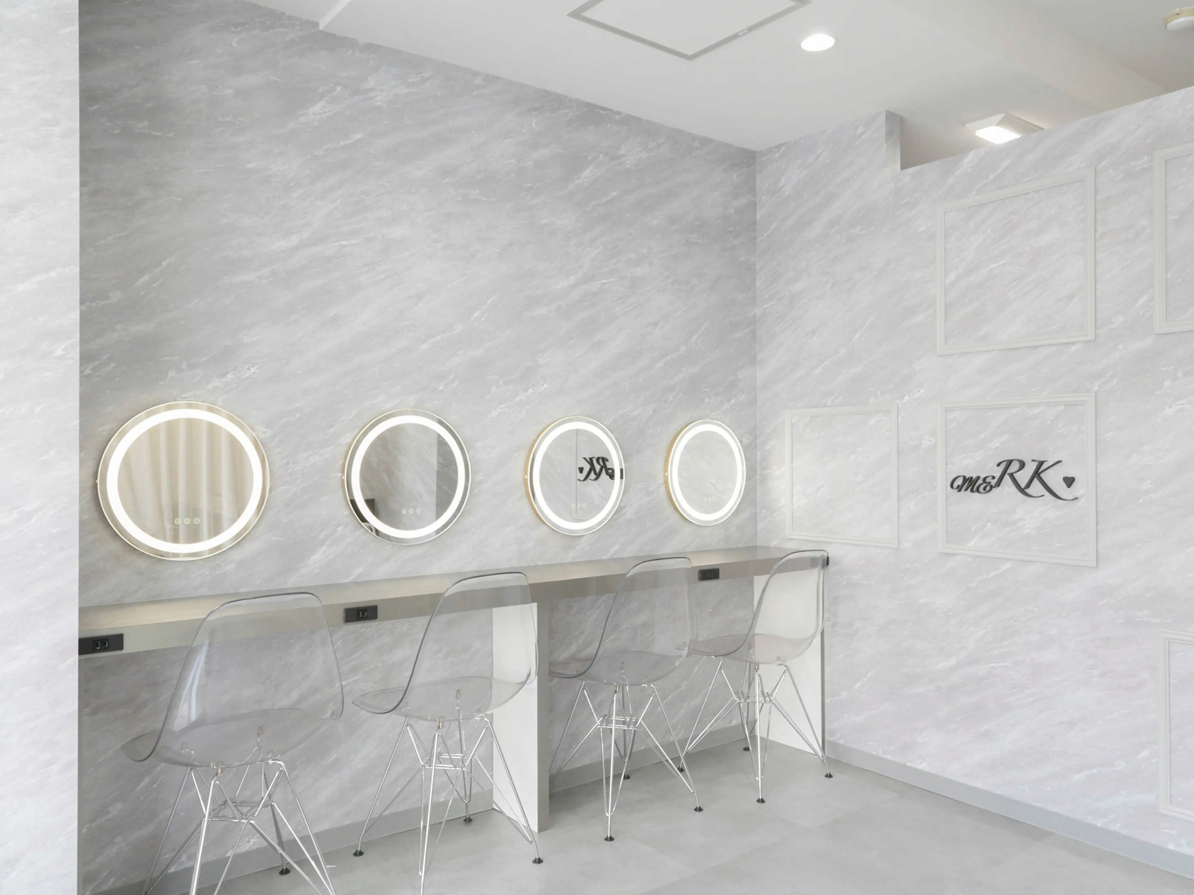 アイラッシュ・まつ毛パーマ・マツエク専門店meRK京都駅前店の内観・外観1