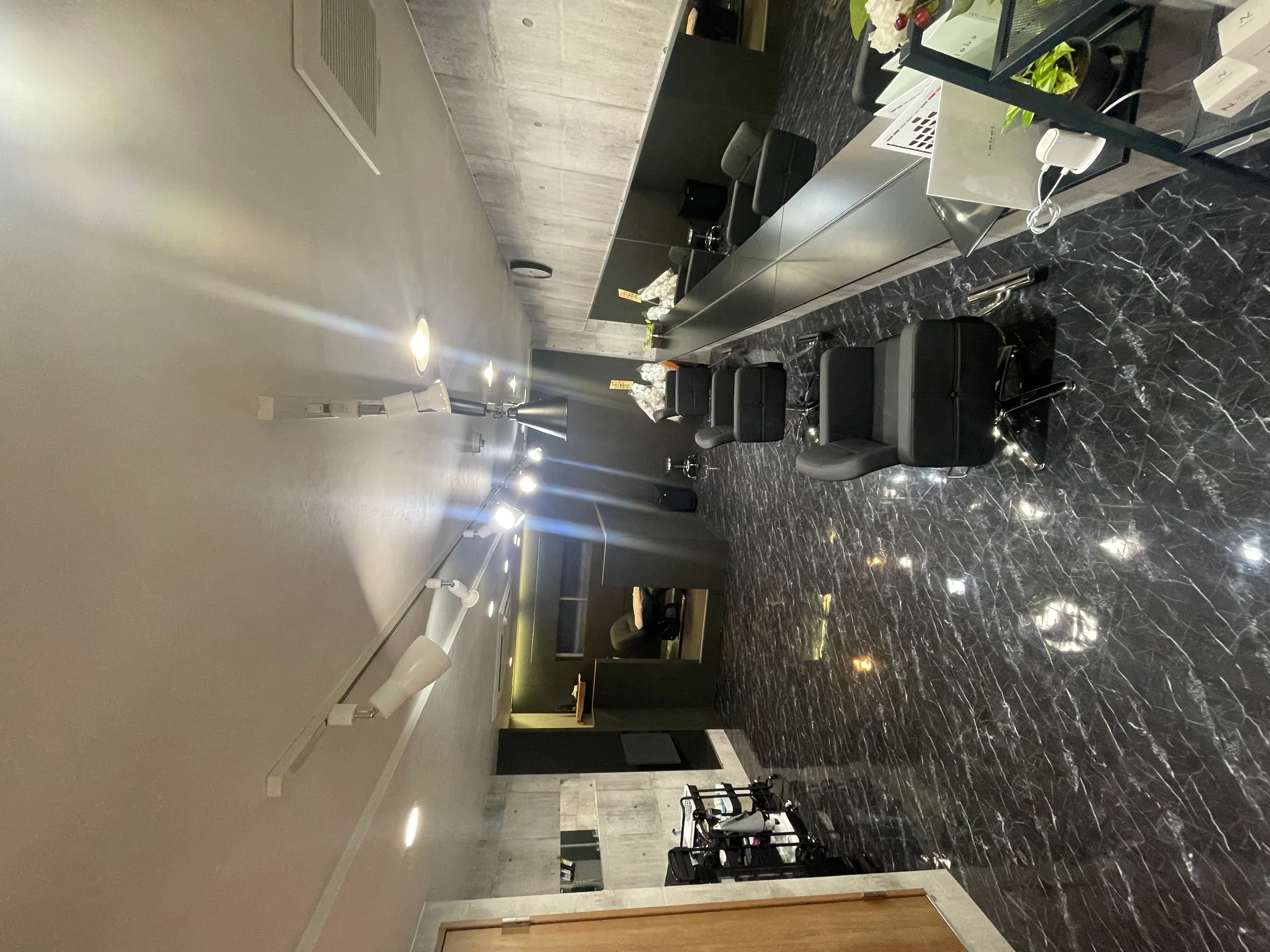 NINE＋【ナインプラス】の内観・外観1