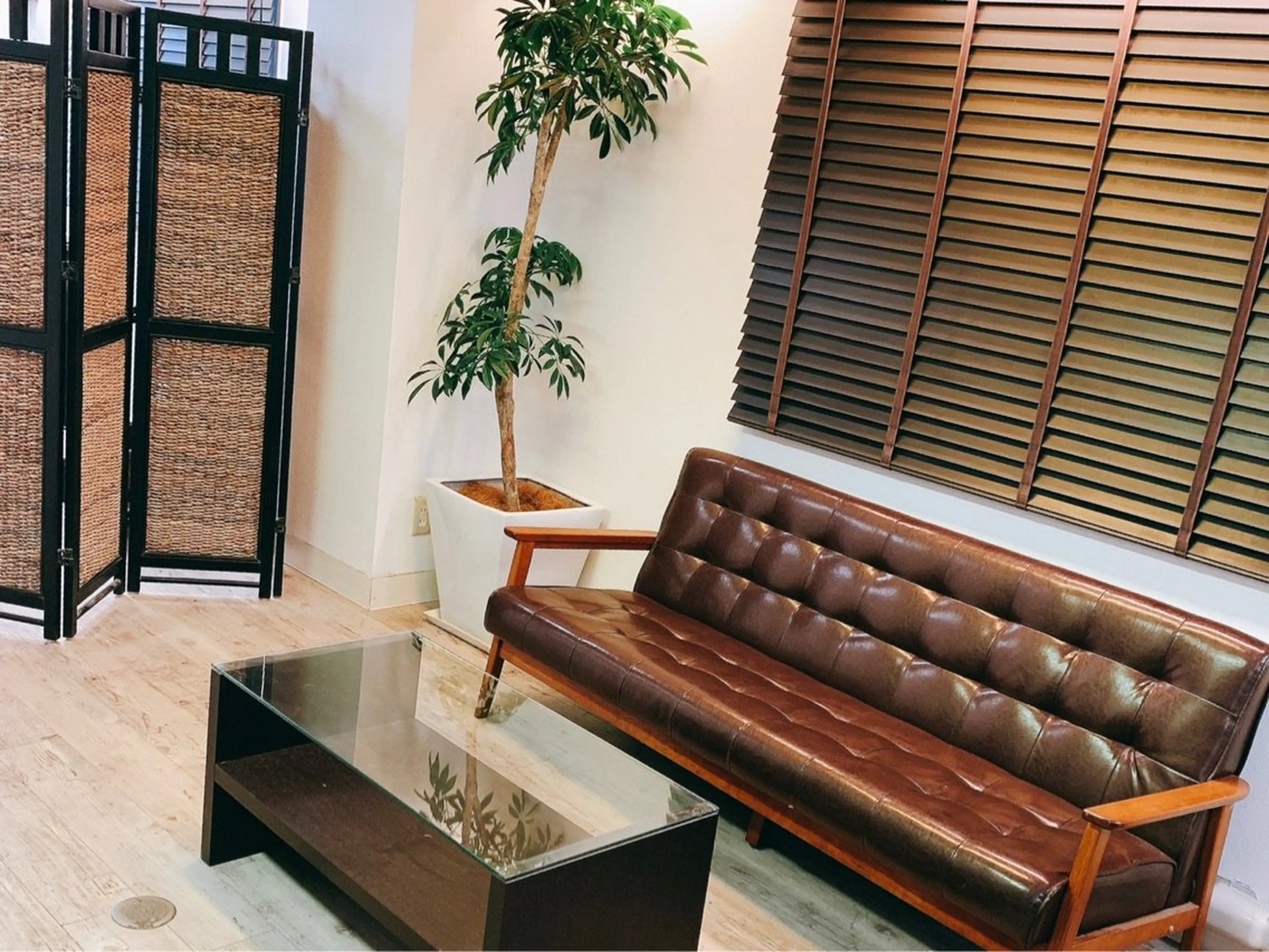 GLAD nailの内観・外観3