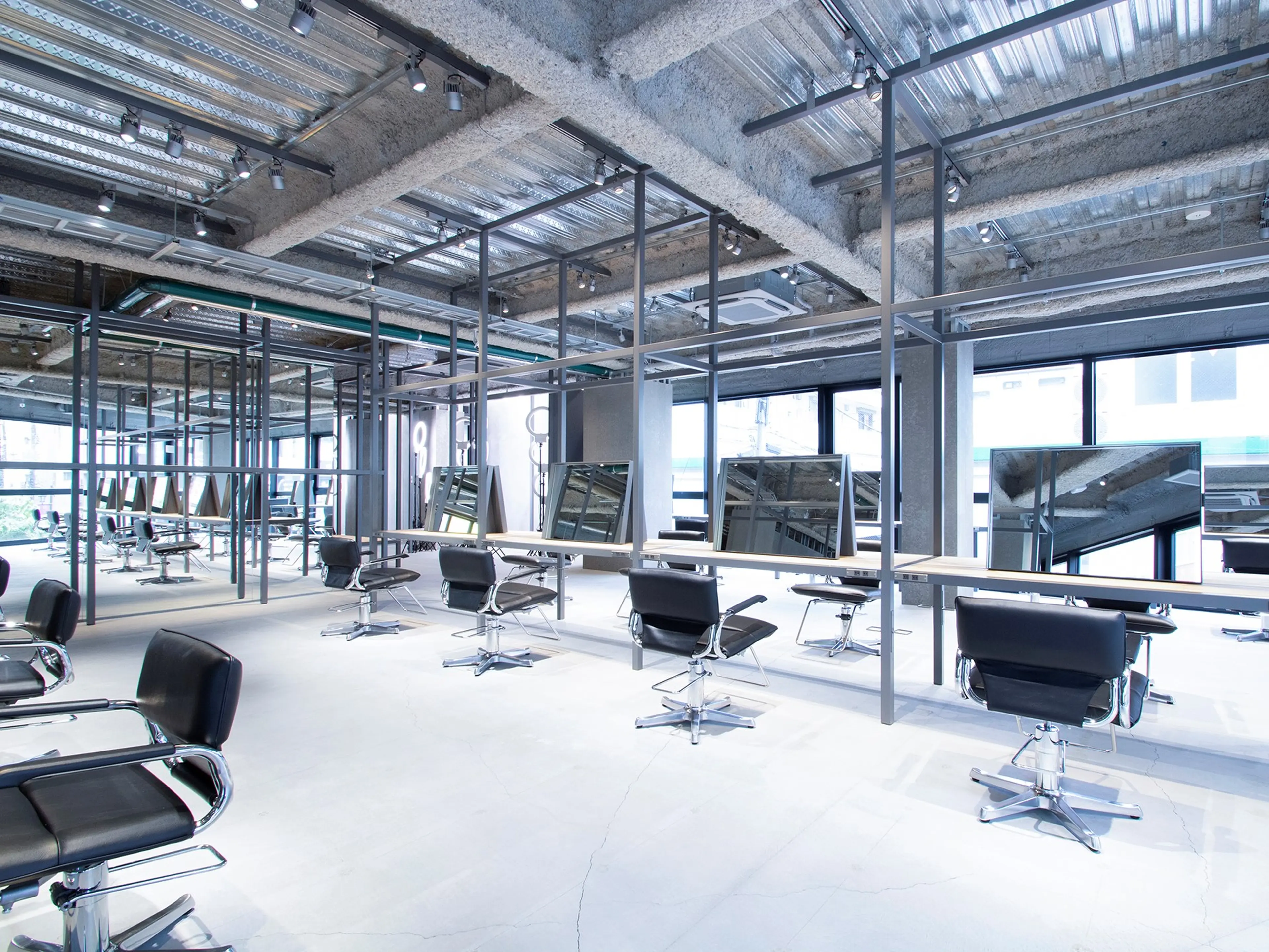 ITbyALBUM八王子店の内観・外観3