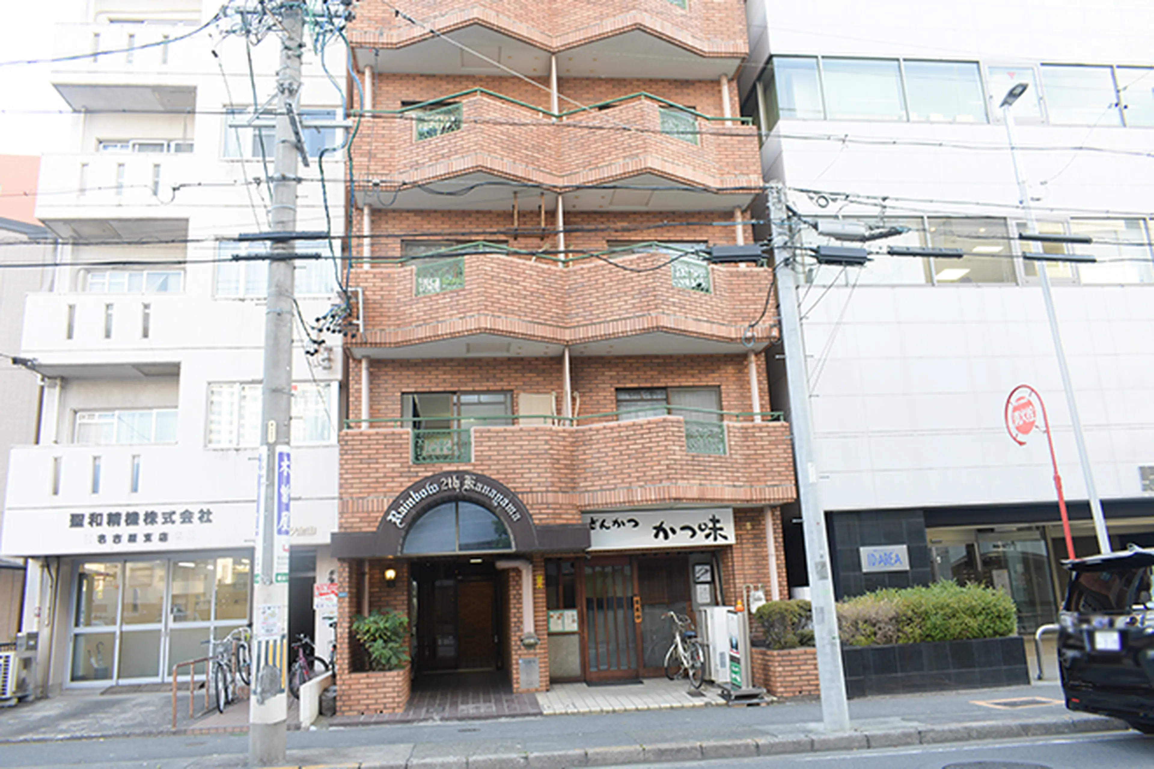 ホワイトニングピュア金山本店の内観・外観1