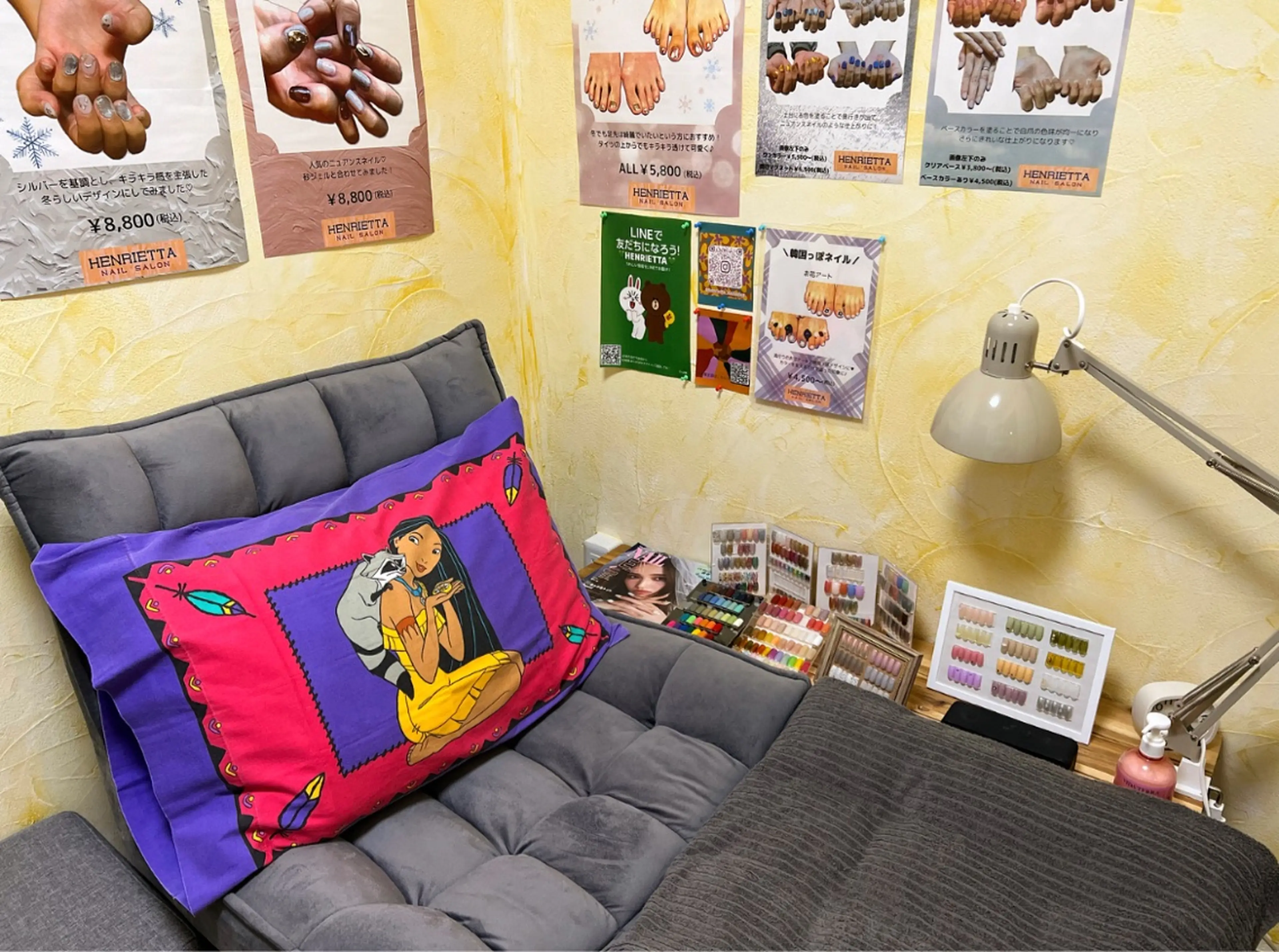 HENRIETTA NAILSALONの内観・外観2