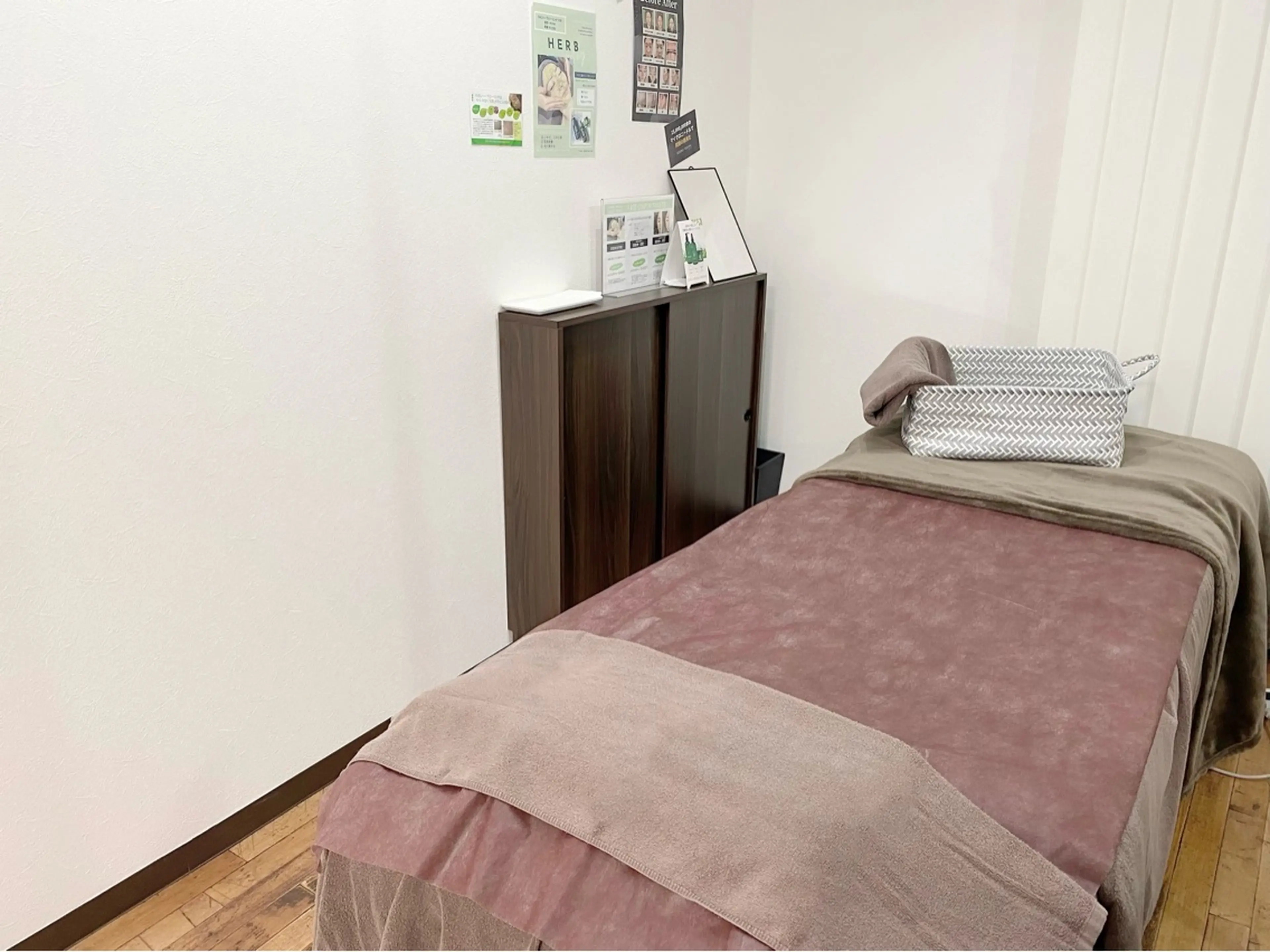 肌質改善×美肌サロンTHREE THREEの内観・外観2