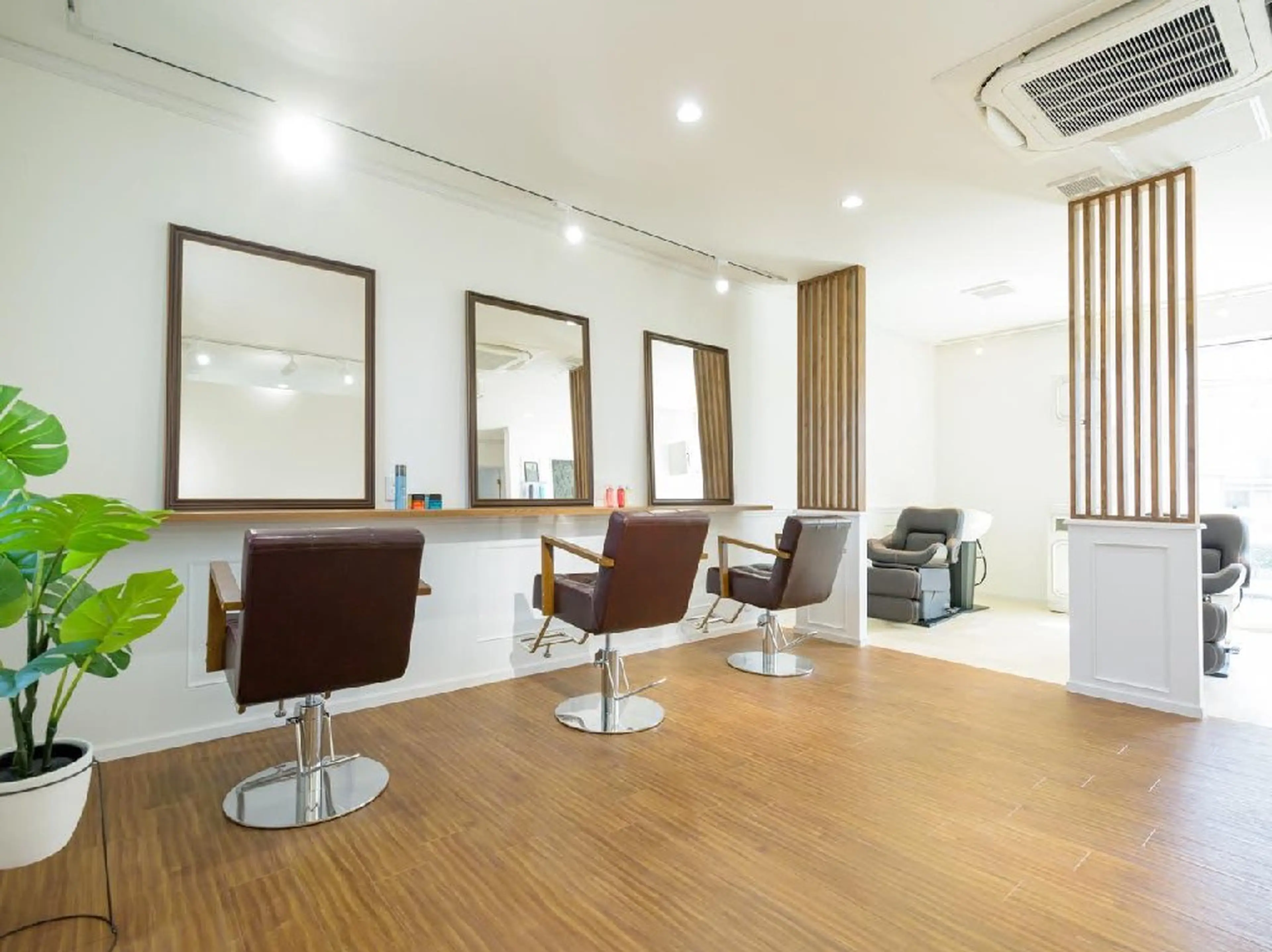 MOANAHAIR＆BEAUTYの内観・外観2