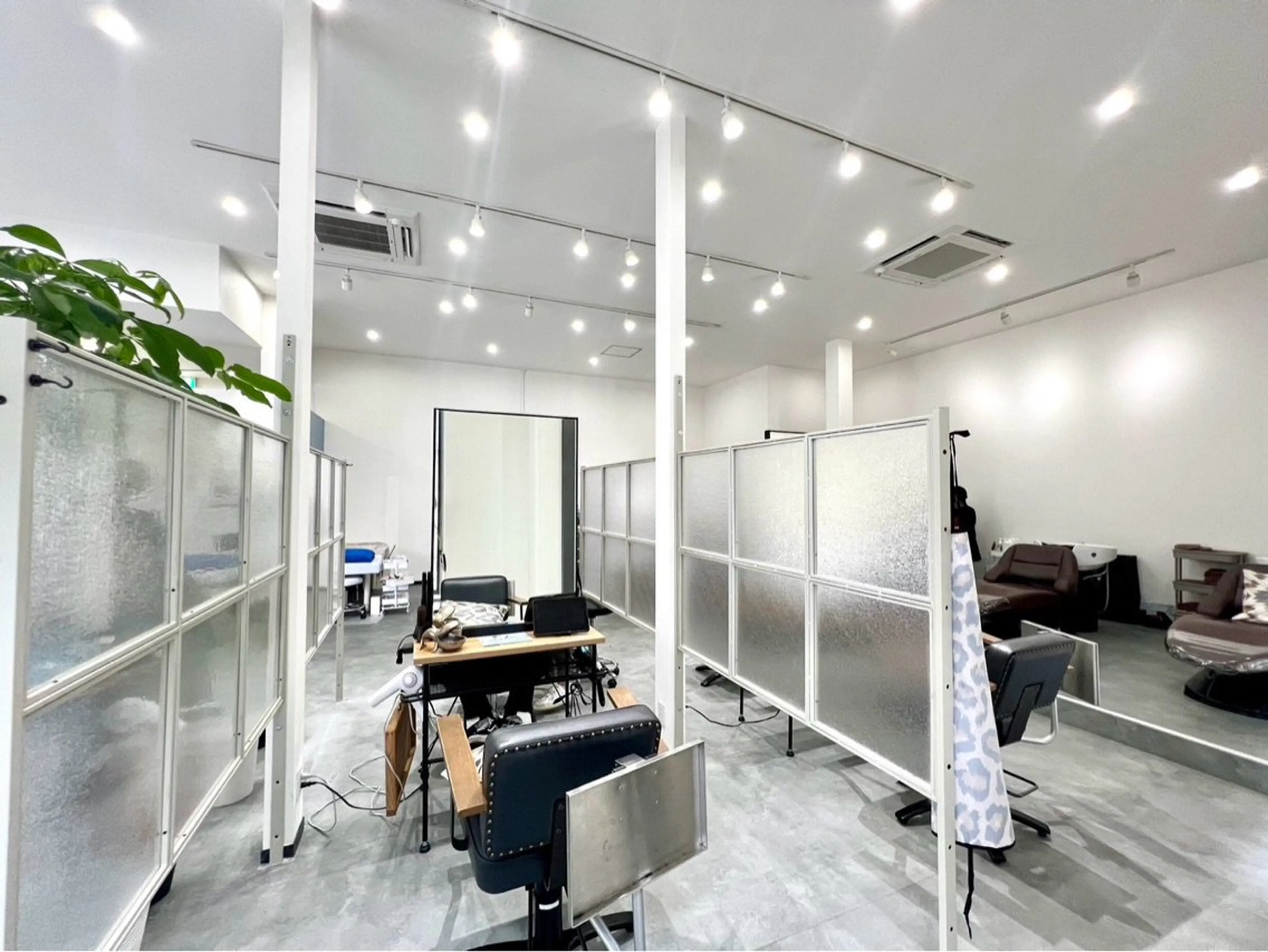 土曜日のクジラの内観・外観1