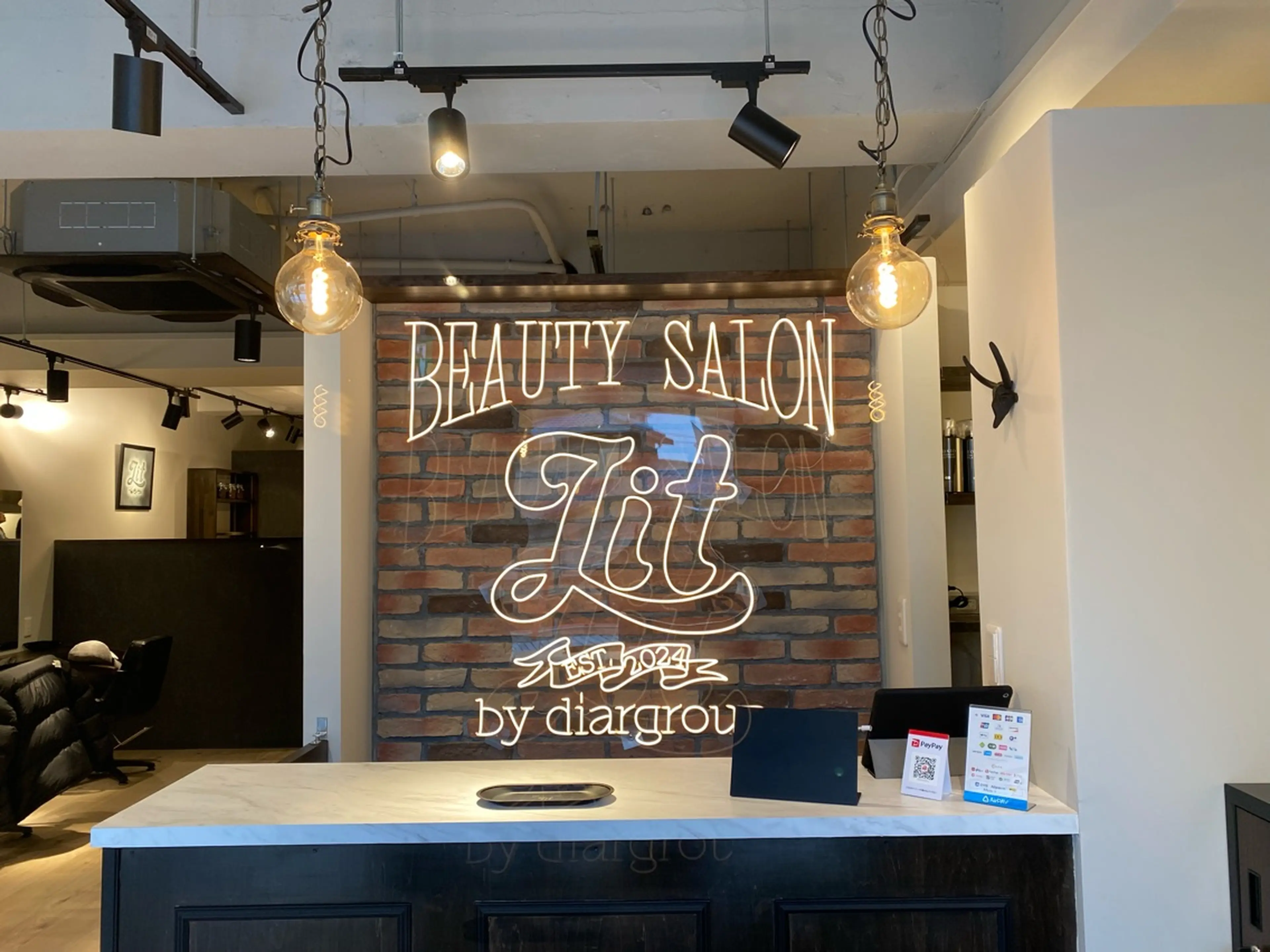 Litの内観・外観1