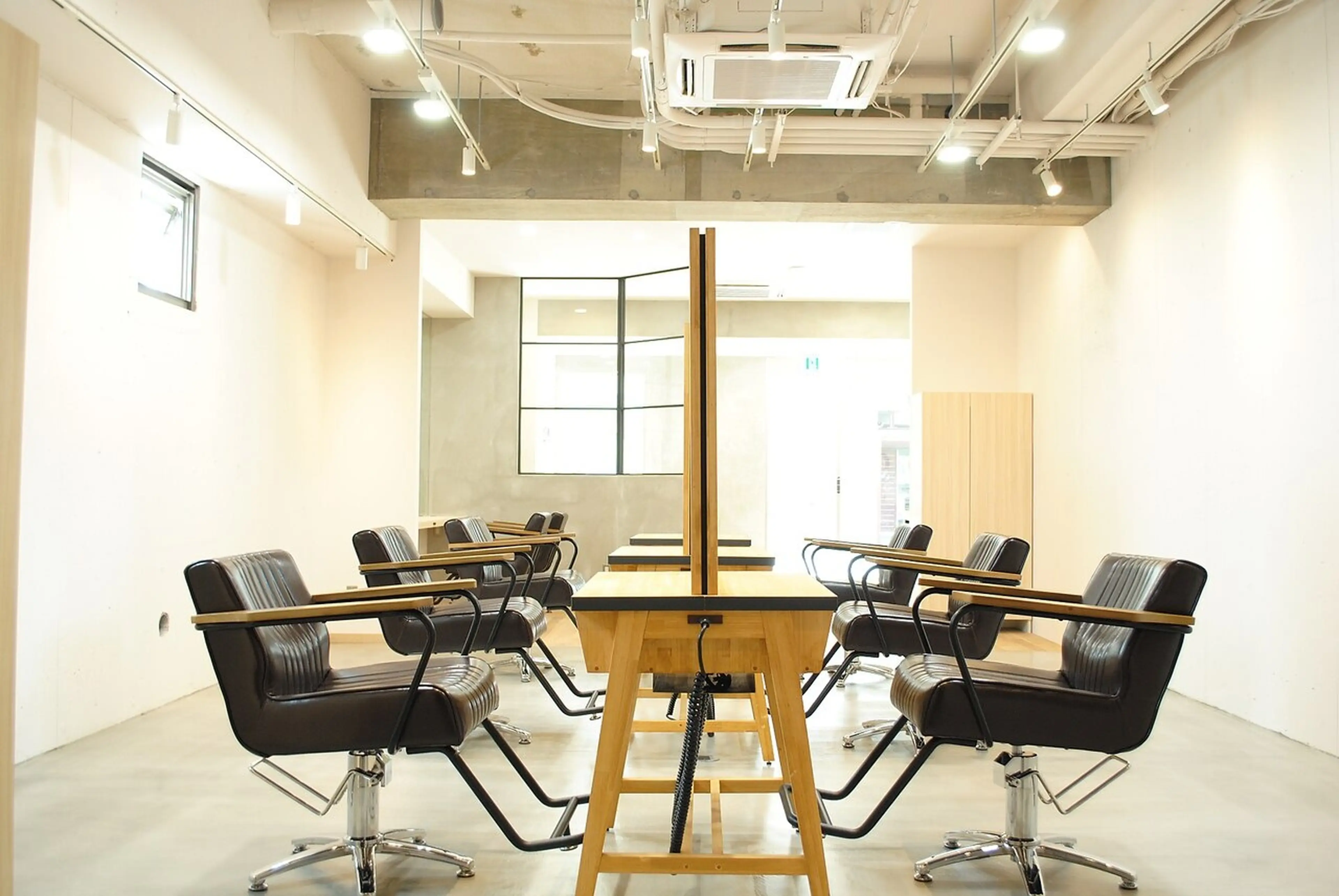 edge hair+makeの内観・外観1