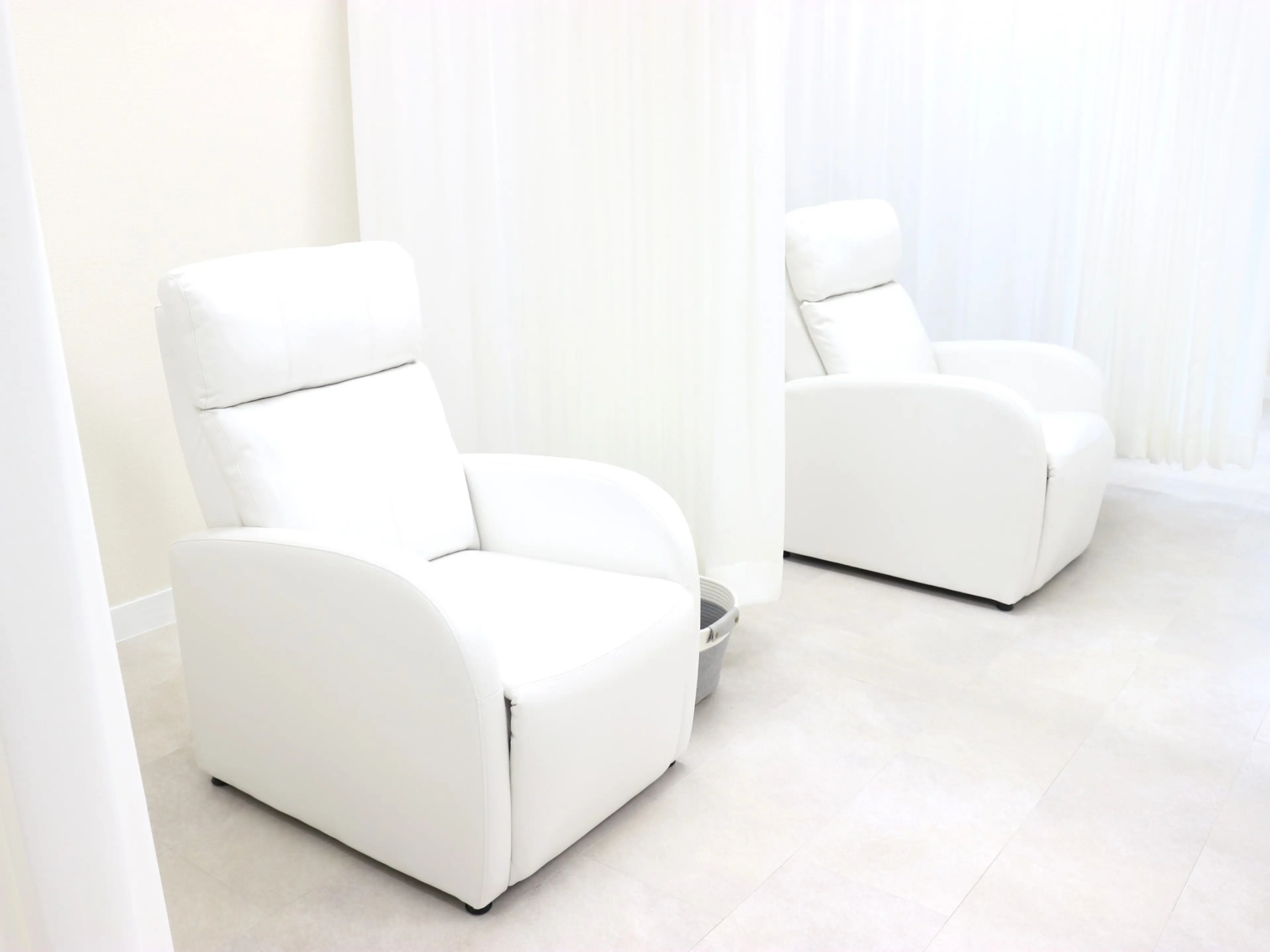 UNI BROW 大阪梅田の内観・外観1