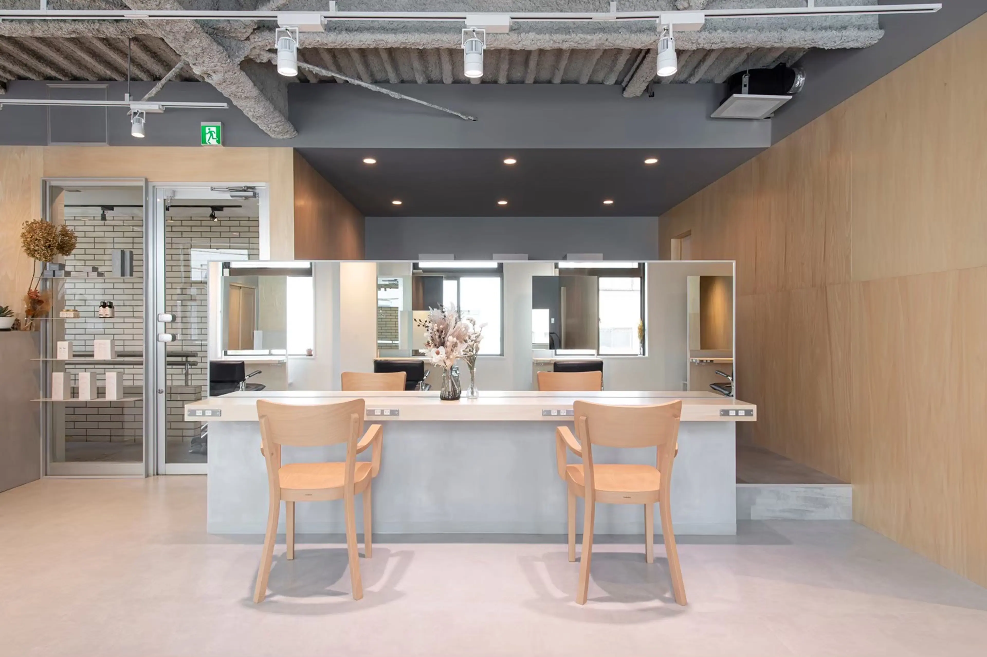 Leiの内観・外観2