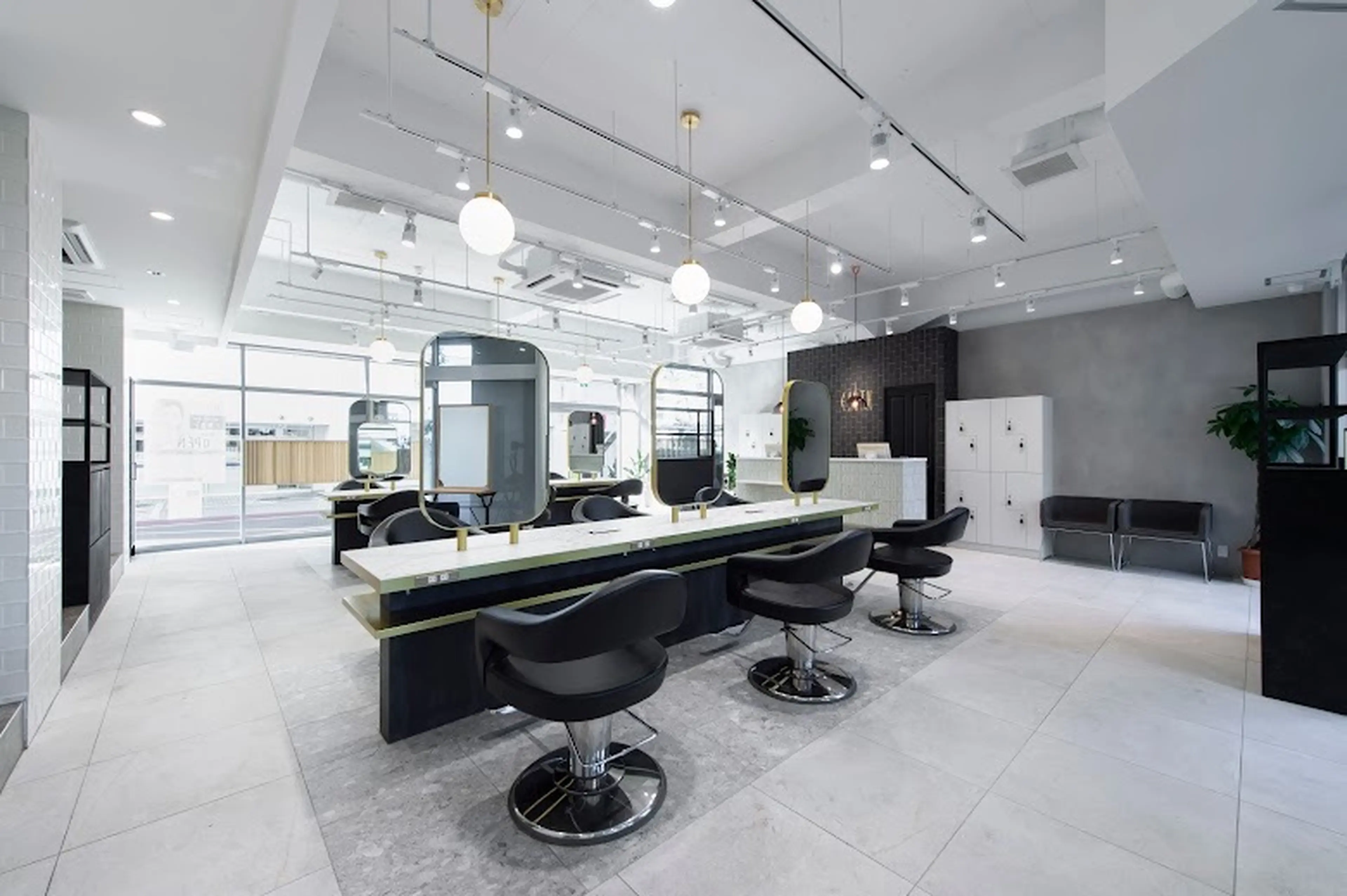 EARTH 春日部店の内観・外観1