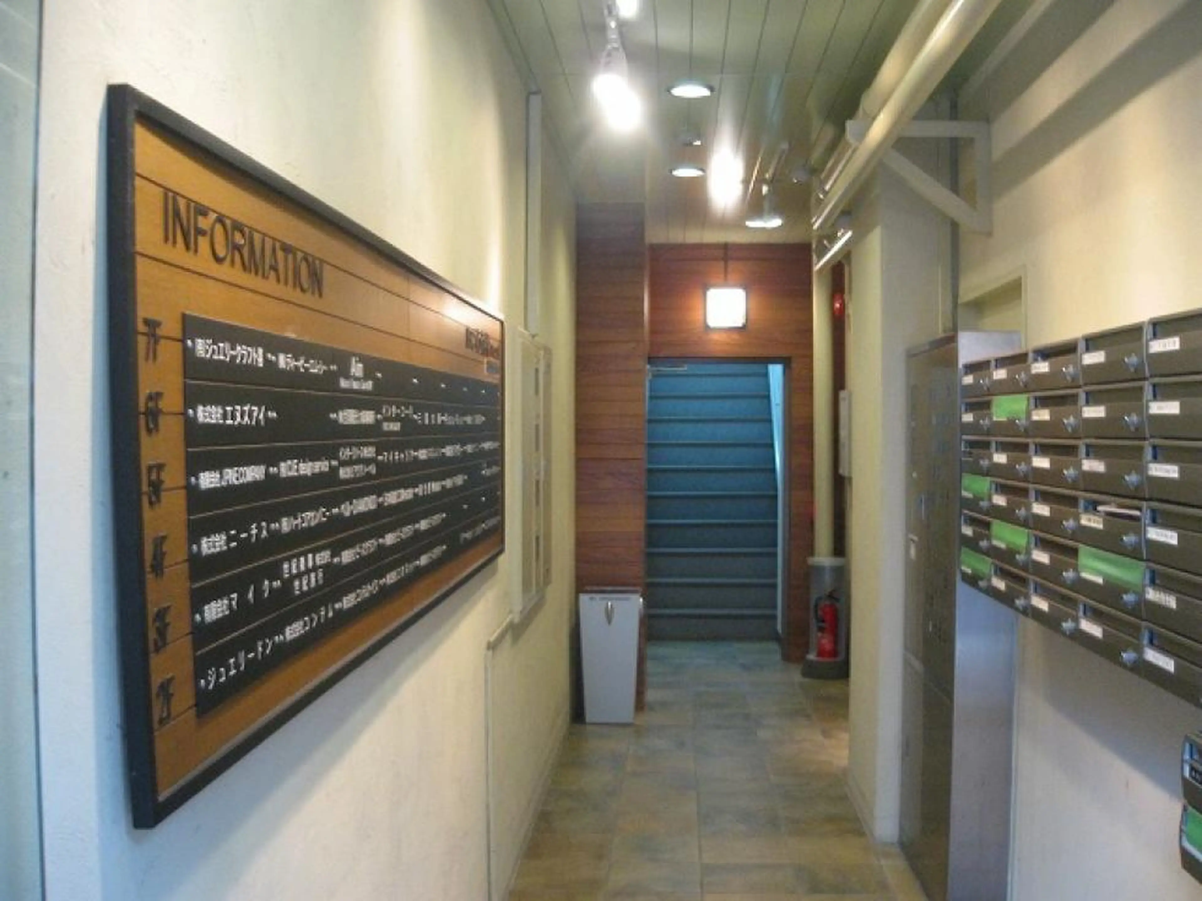 ポアービューティーの内観・外観2