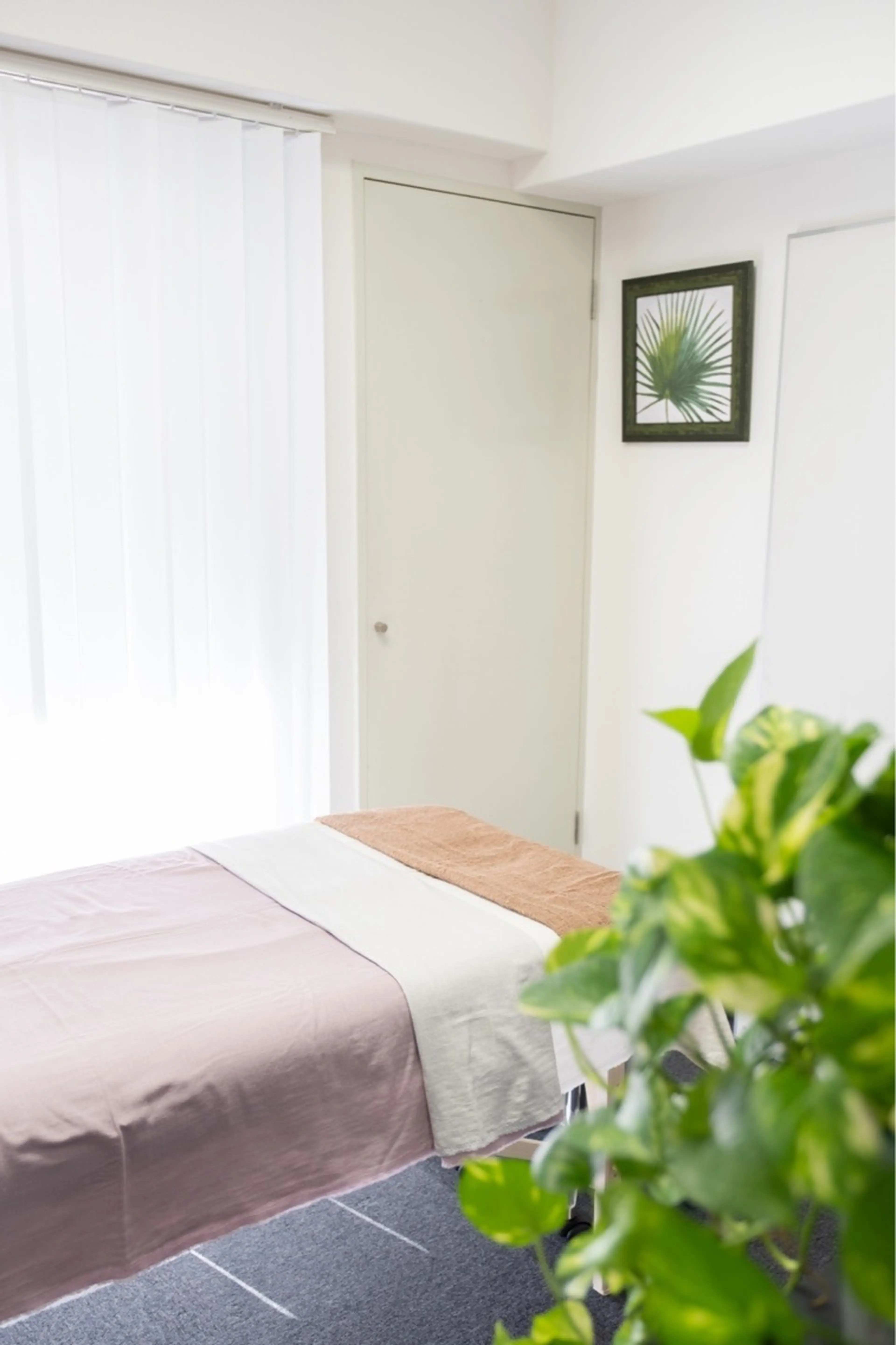 FLEDGE心斎橋エステルーム　肌質改善サロンの内観・外観1