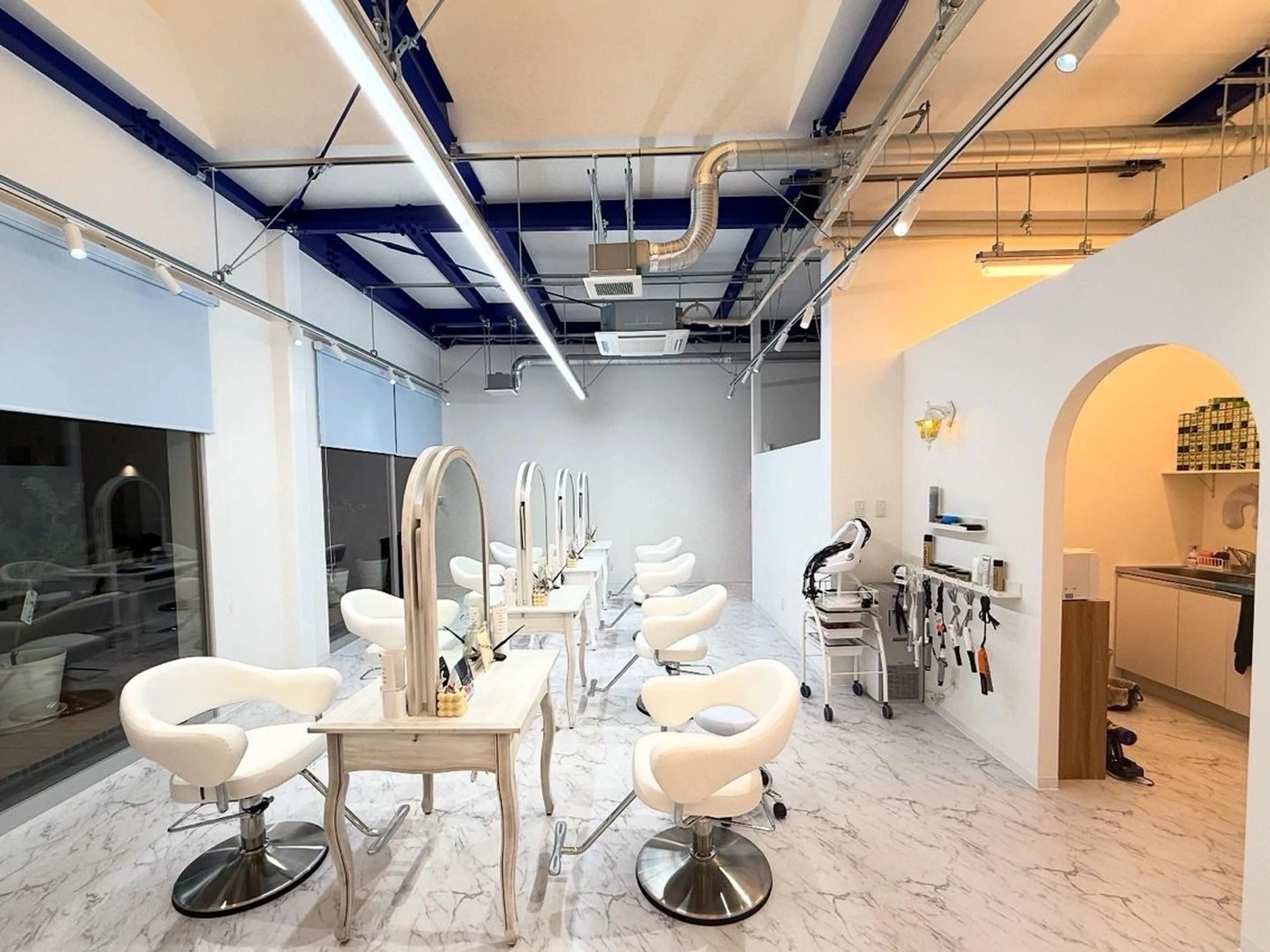 hair salon Azzurriの内観・外観2