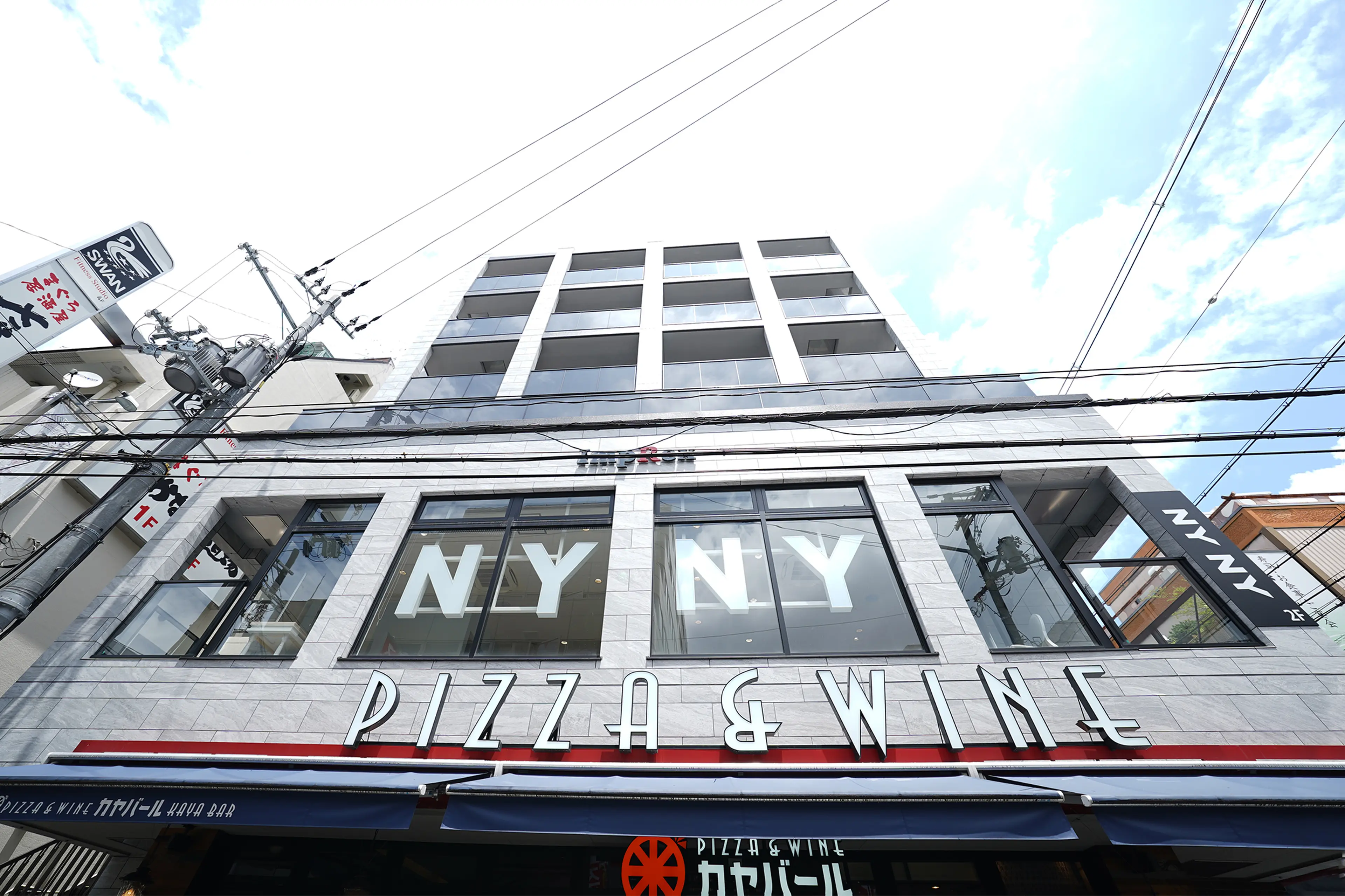 NYNY 阪急高槻店の内観・外観1