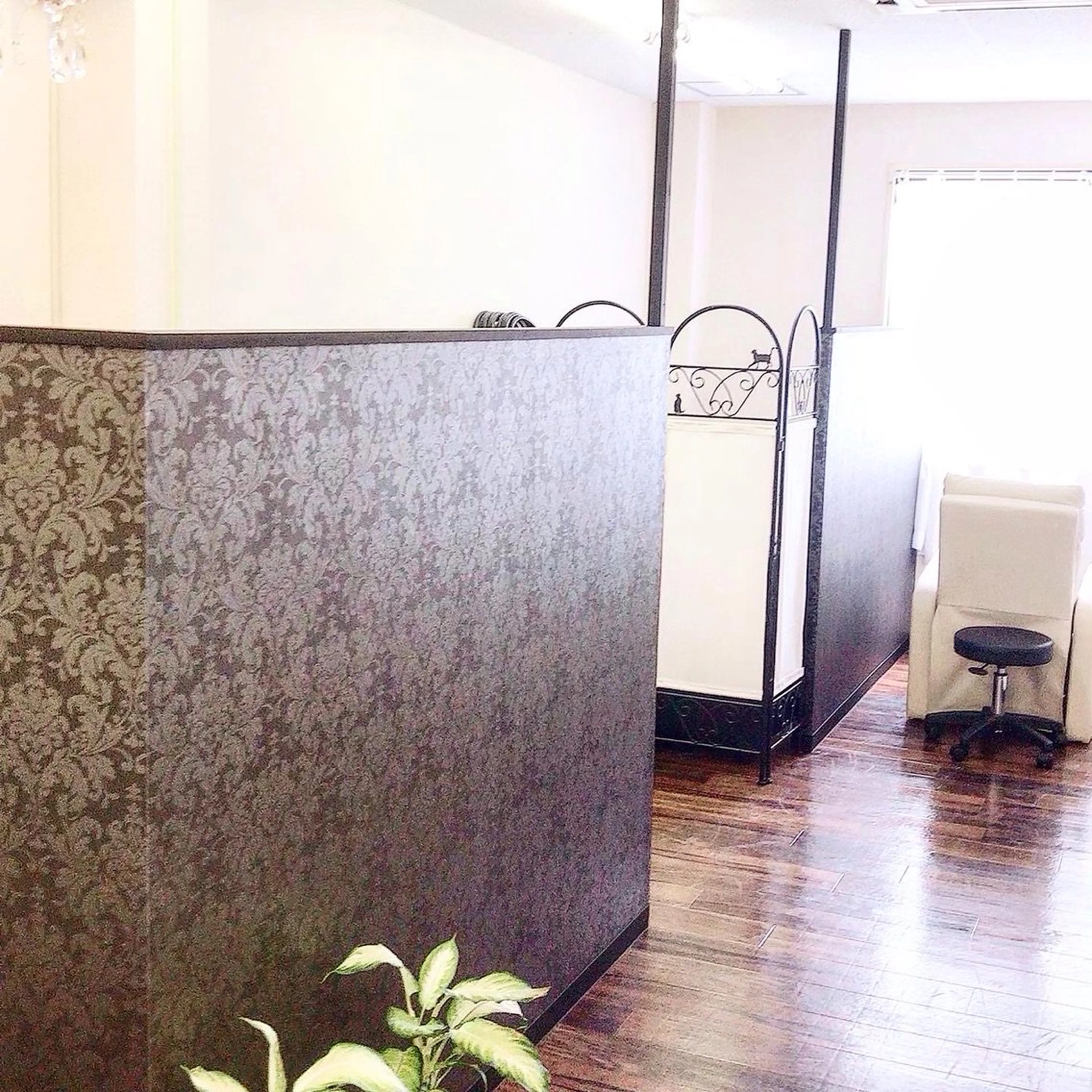 MEGAMI EYELASH LOUNGE 尼崎店の内観・外観3