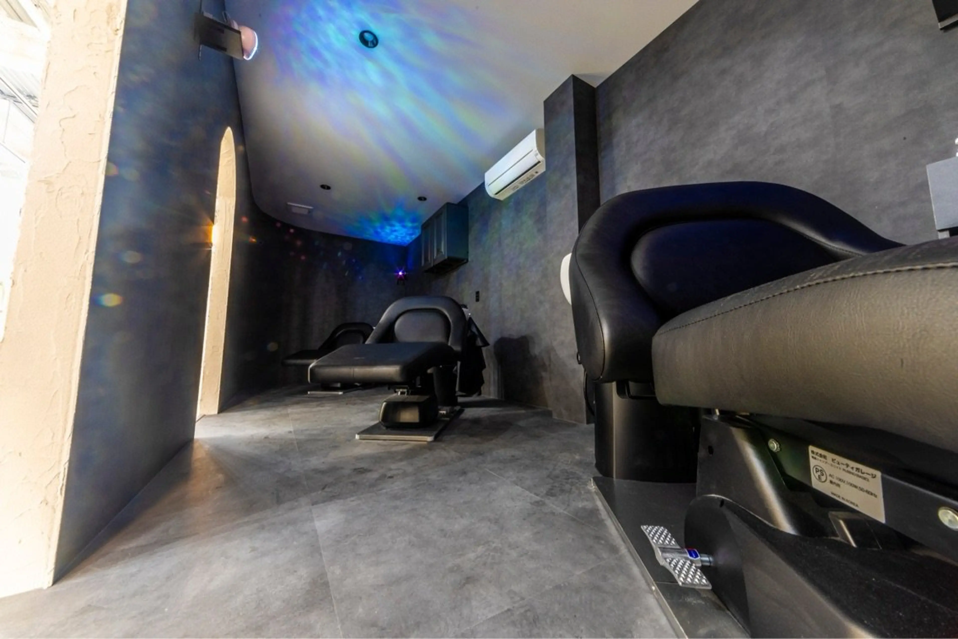 髪質改善HATSUMEI川崎駅西口店の内観・外観2