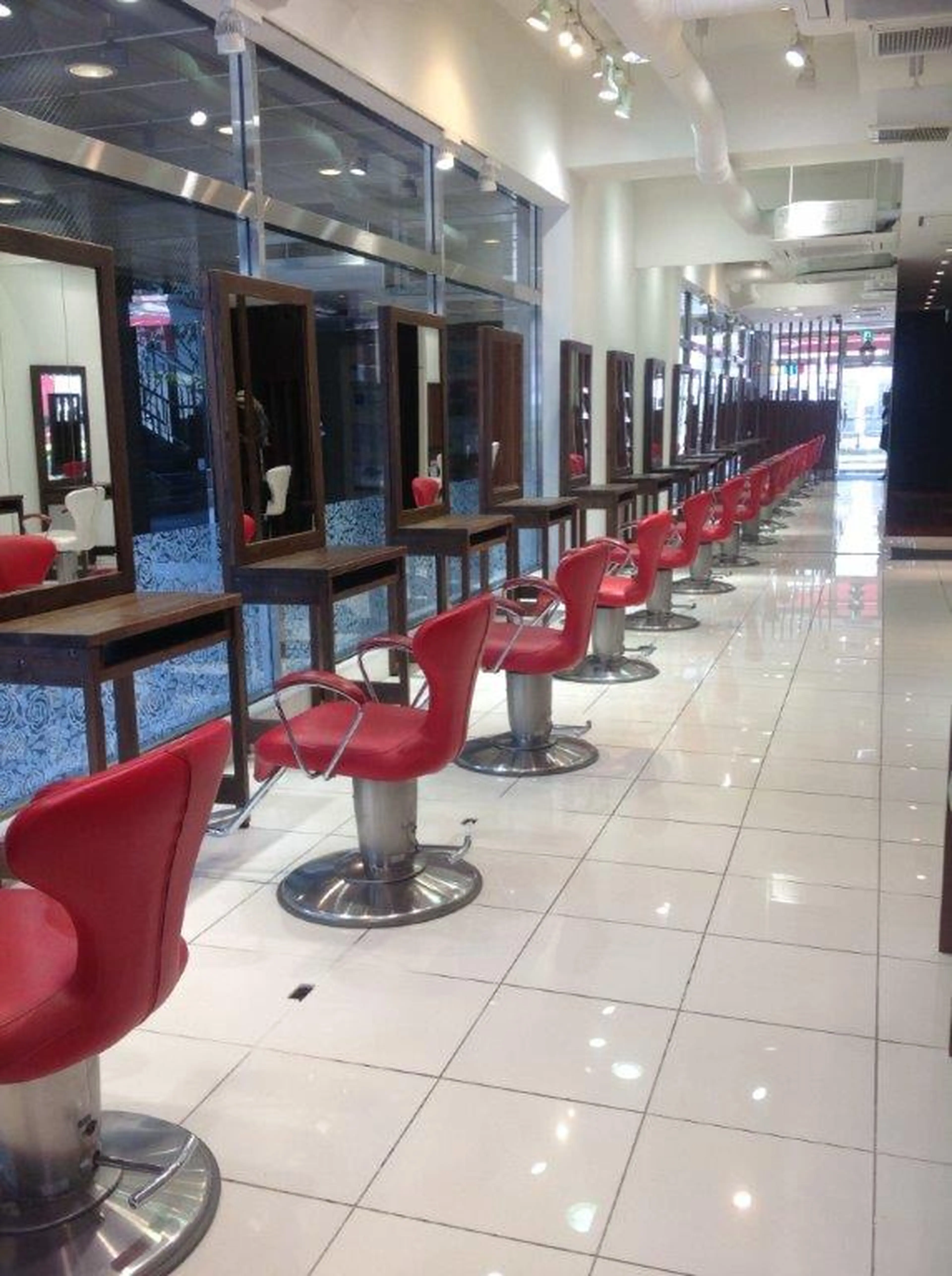 Hair&Make EARTH 船堀店の内観・外観1