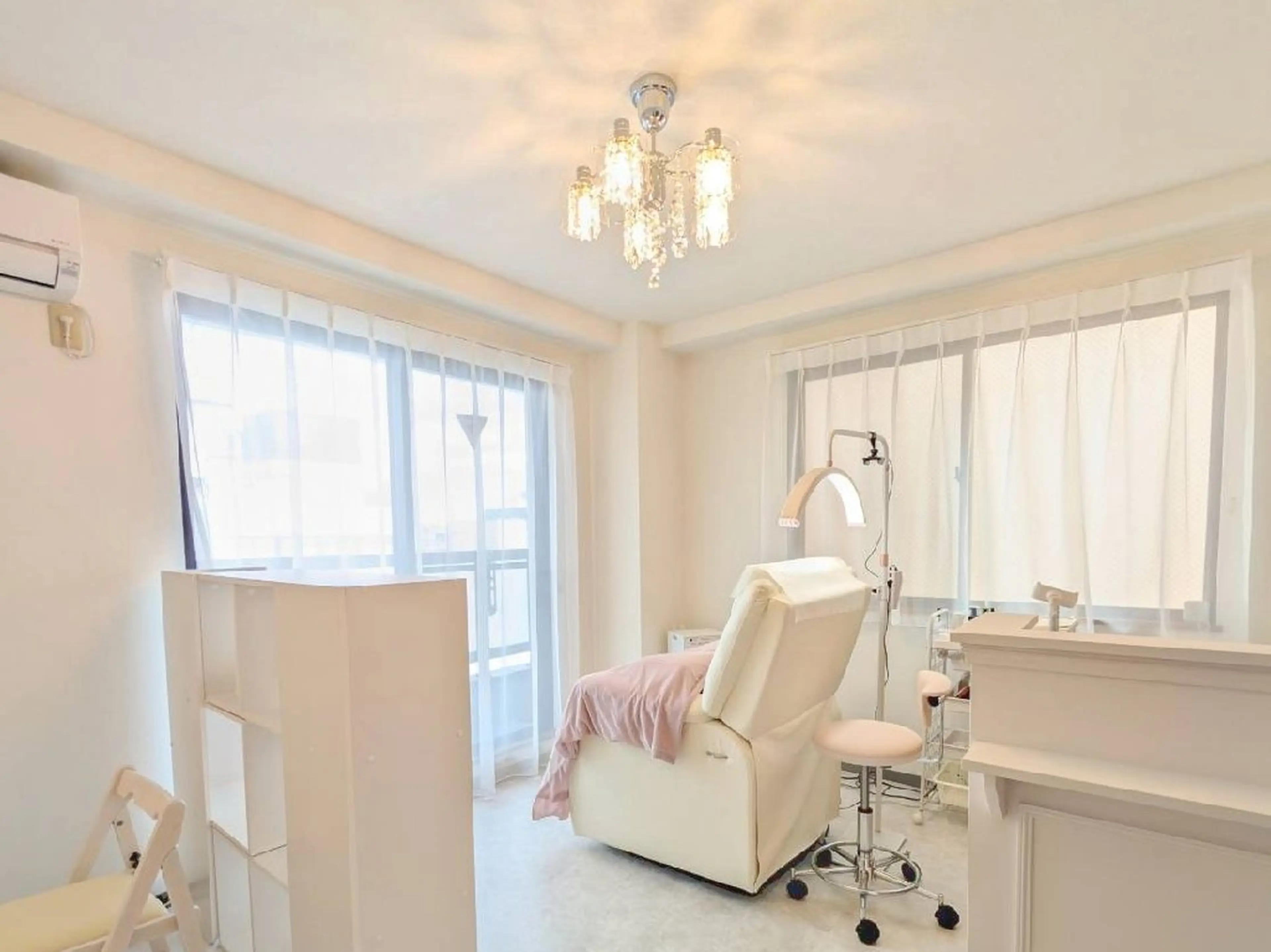 eye salon Fiorireの内観・外観1