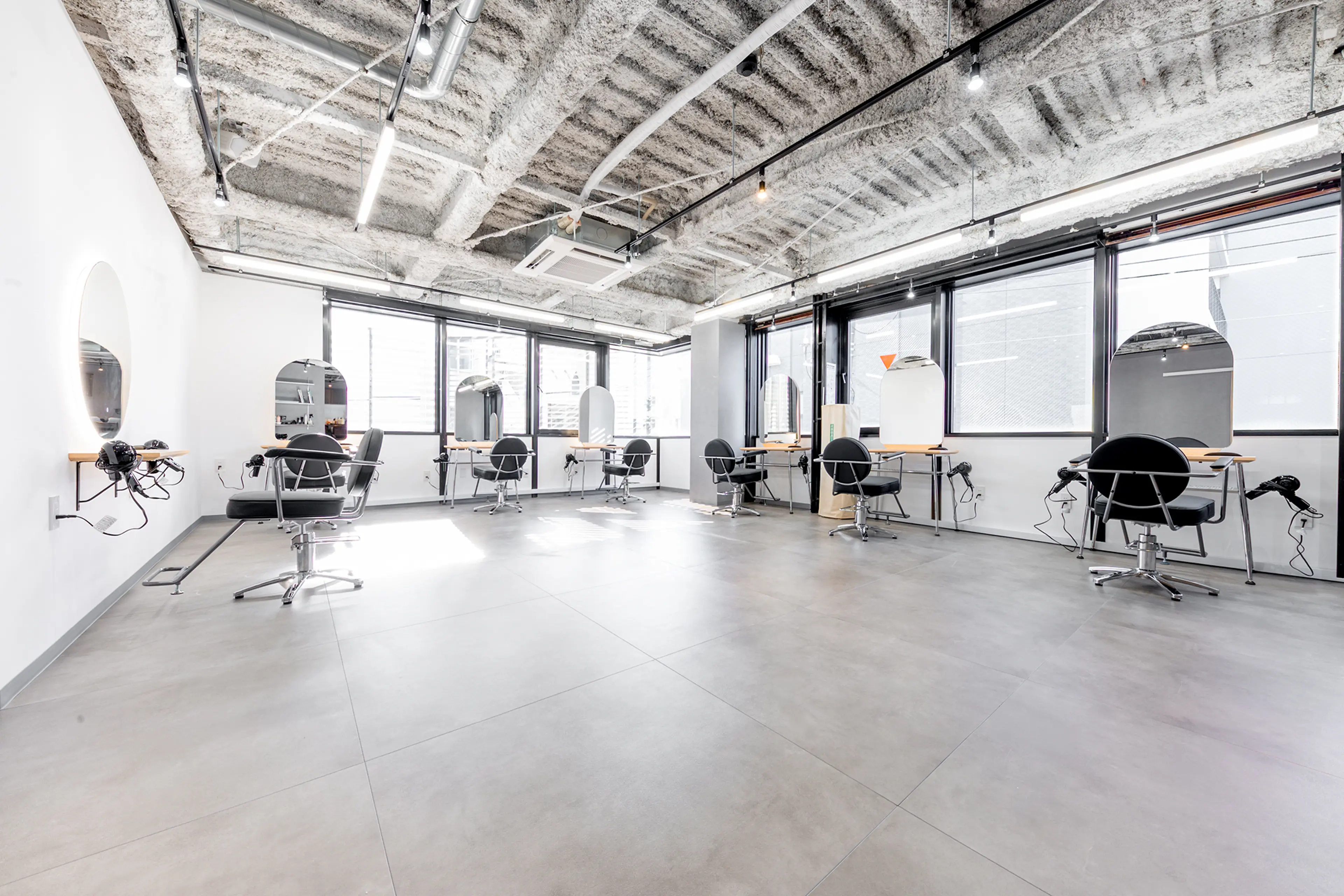 TELA HAIR 南柏店の内観・外観1