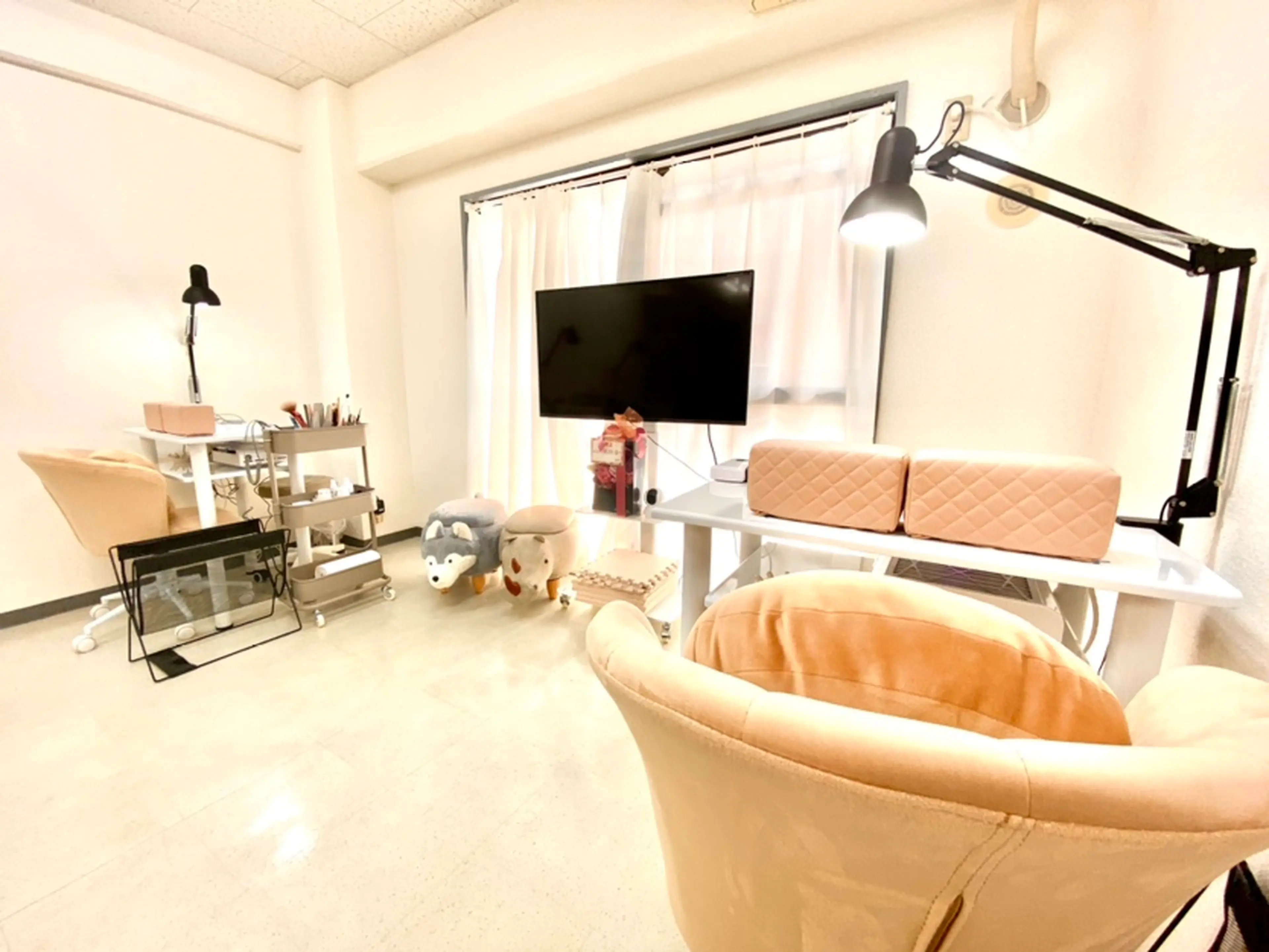 ジュニアネイリストのお店 りとる うねるま 博多の内観・外観1