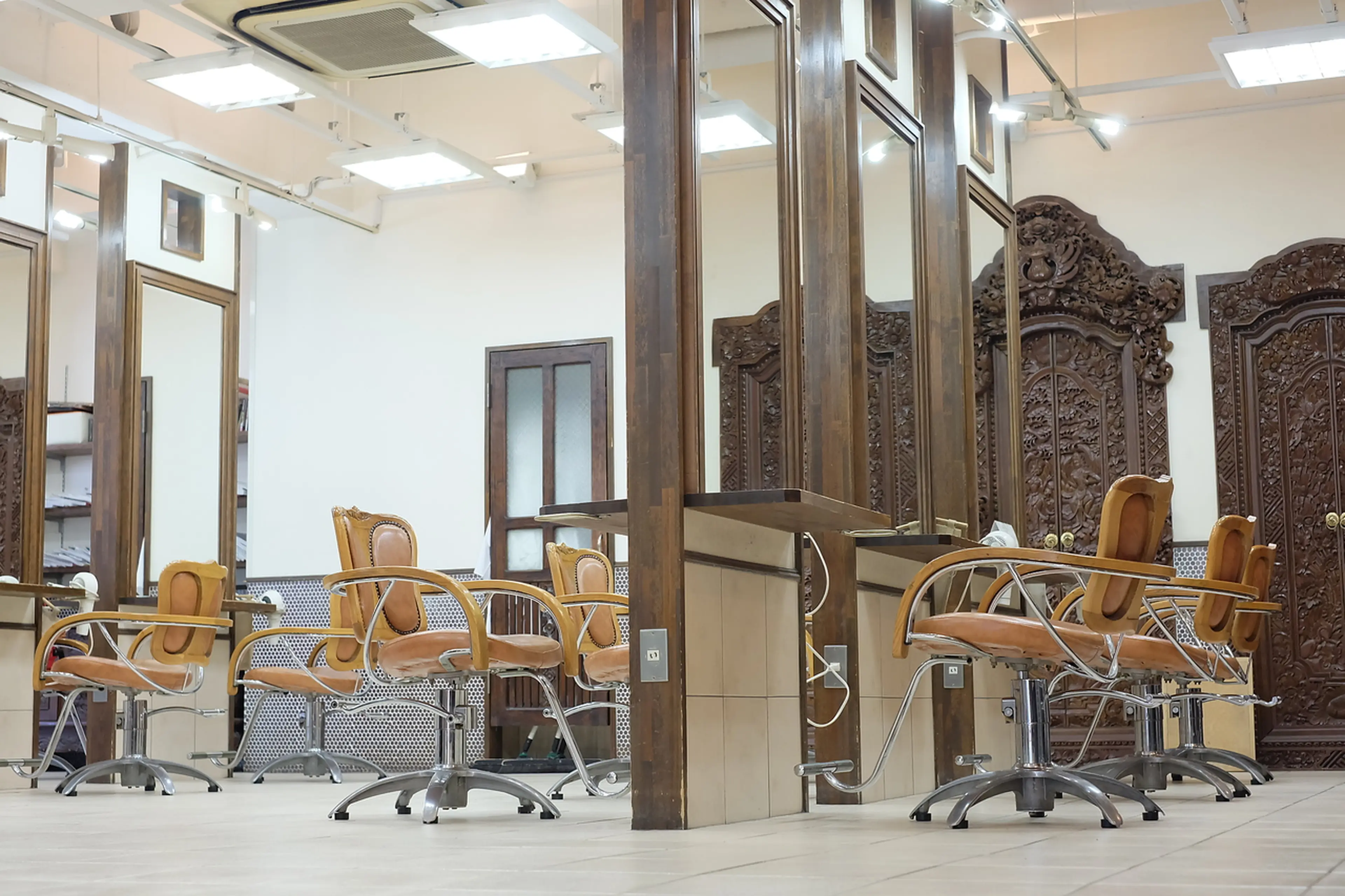 QUATRO川崎店の内観・外観1