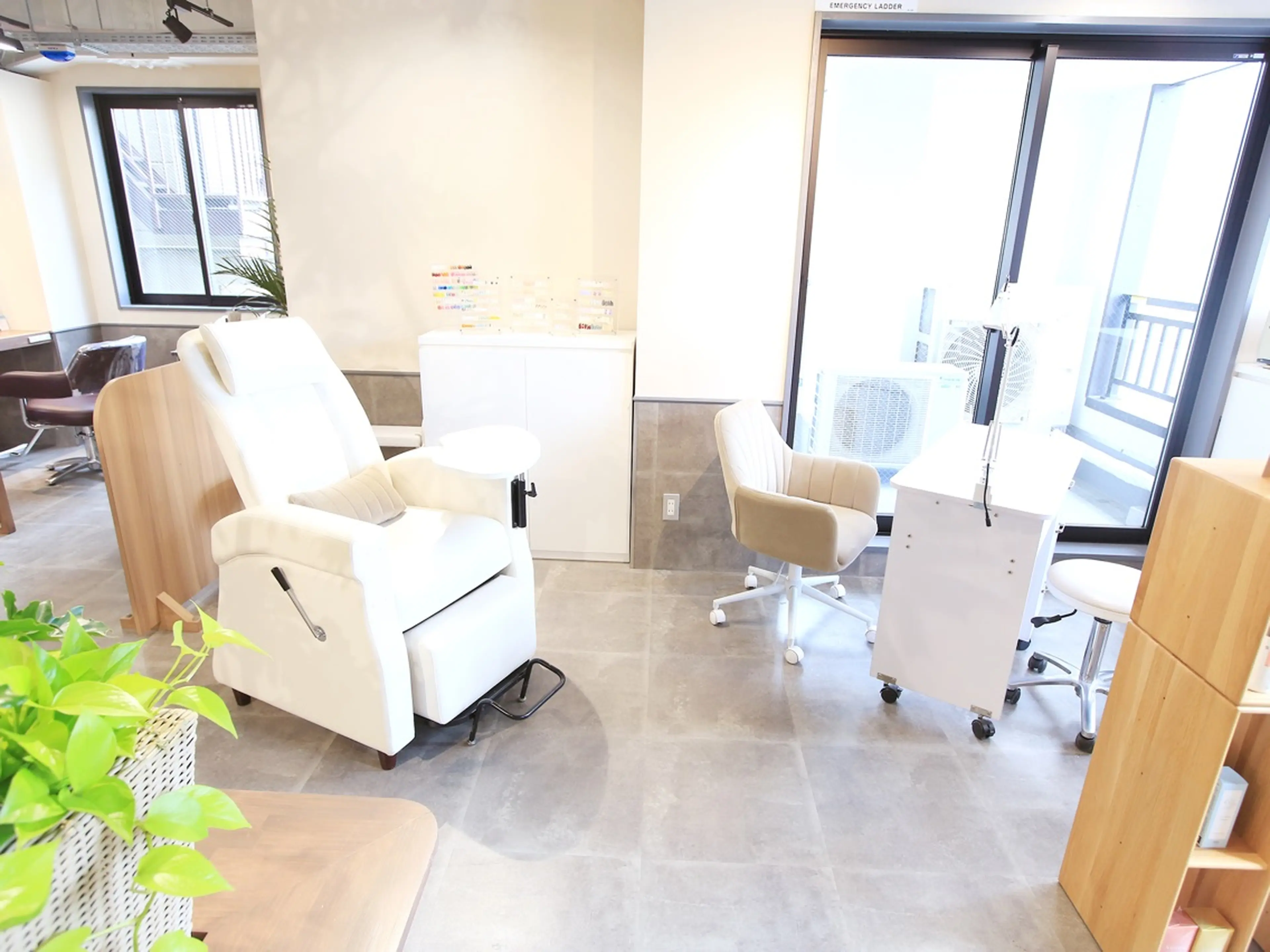 ネイルサロンLimpidせんげん台店の内観・外観2